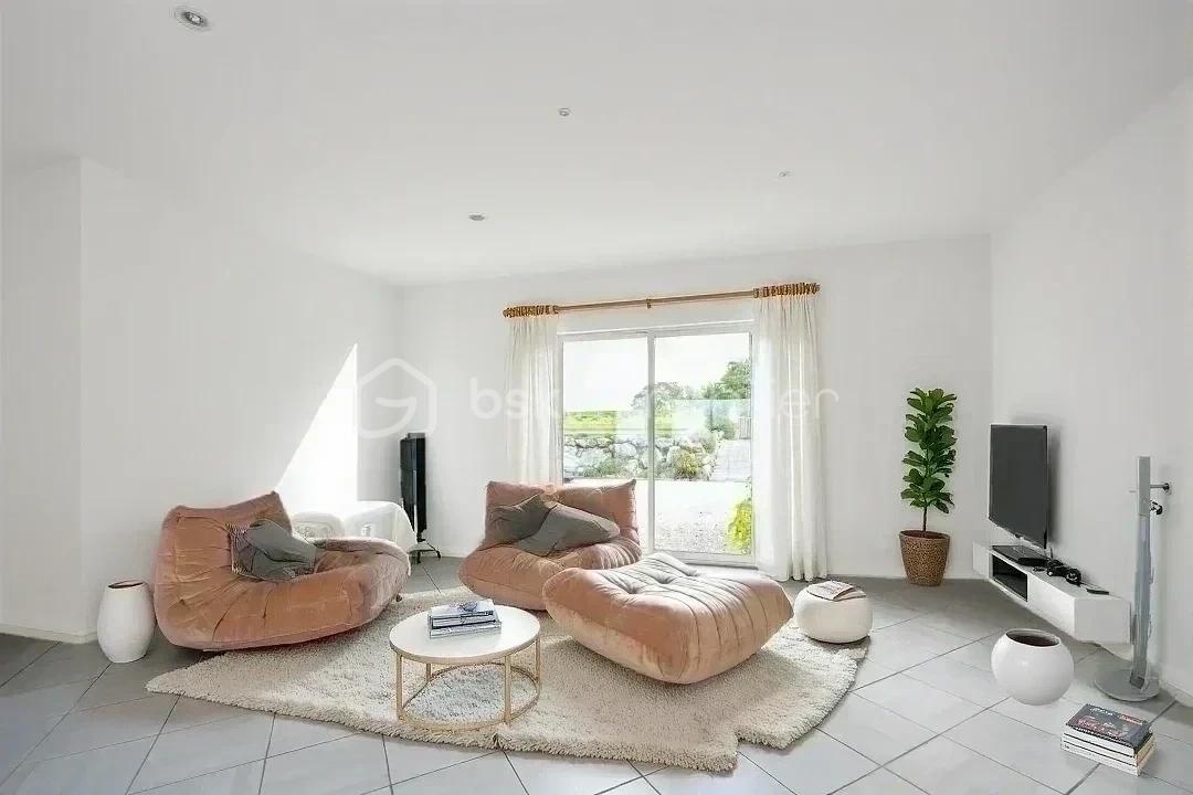 Maison contemporaine de 132,58 m² - hoqi-1bf613d6f74c47838fb204c4d86c55e8.jpg