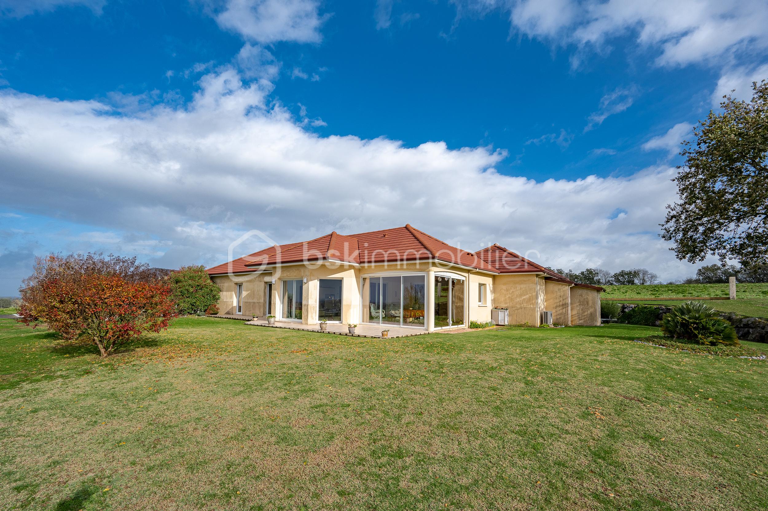 Maison contemporaine de 132,58 m² - 12-facade.jpg