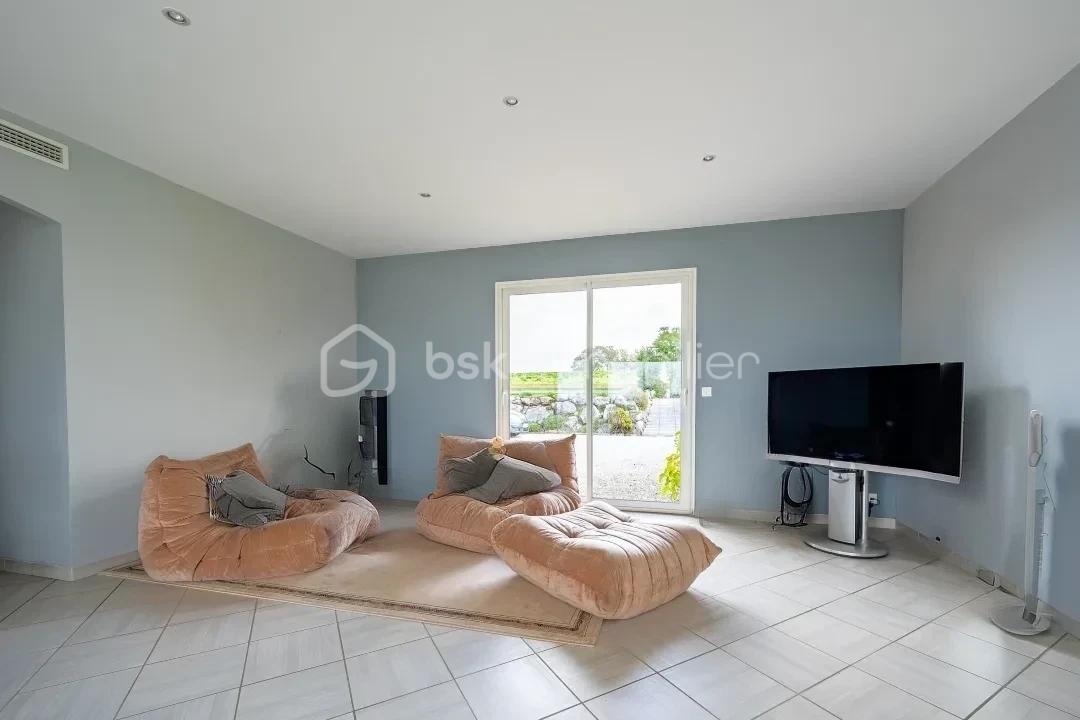 Maison contemporaine de 132,58 m² - hoqi-8fb8cd43934c4c1b9b1f4ad2bc2eb2ca.jpg