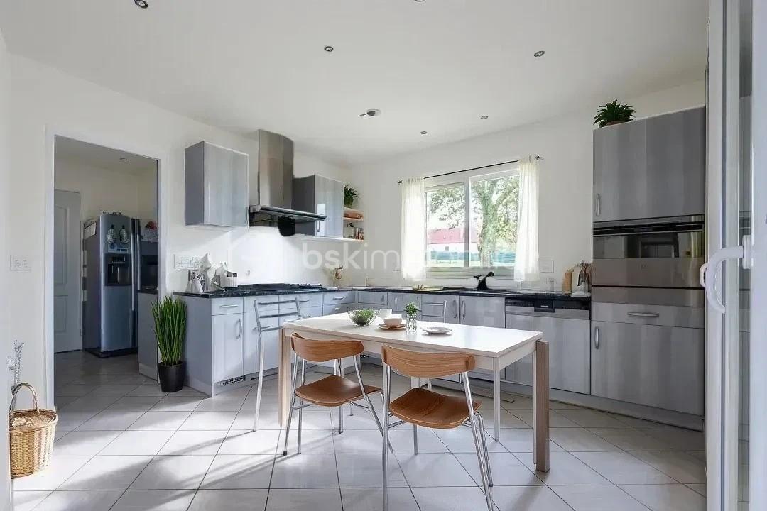 Maison contemporaine de 132,58 m² - hoqi-5e6bb529dbc24cf28b454d37bcf56a9f.jpg
