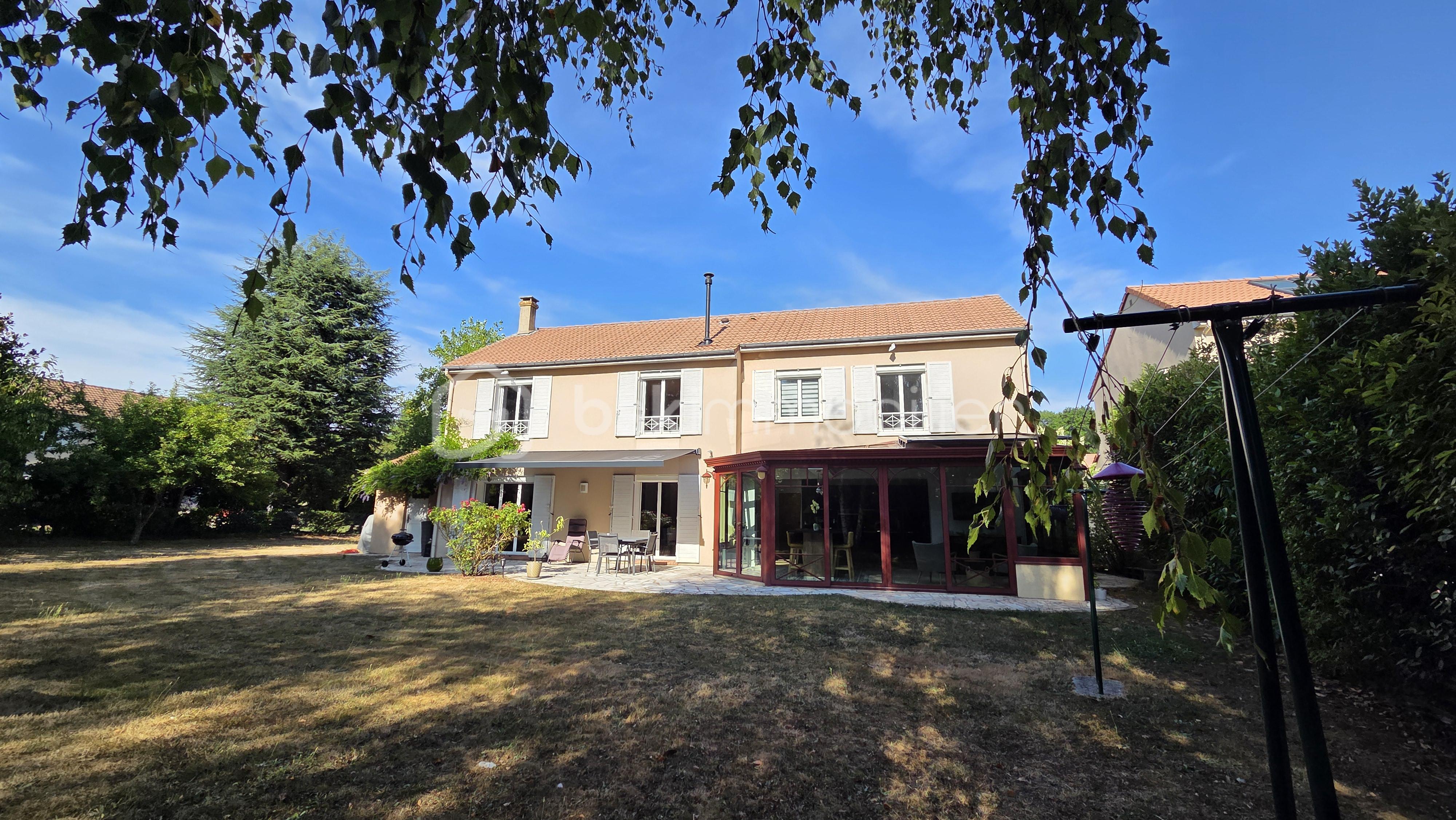 Maison 7 pièces 192 m² · à Ozoir-la-Ferrière · 192 m² · 709 000 €