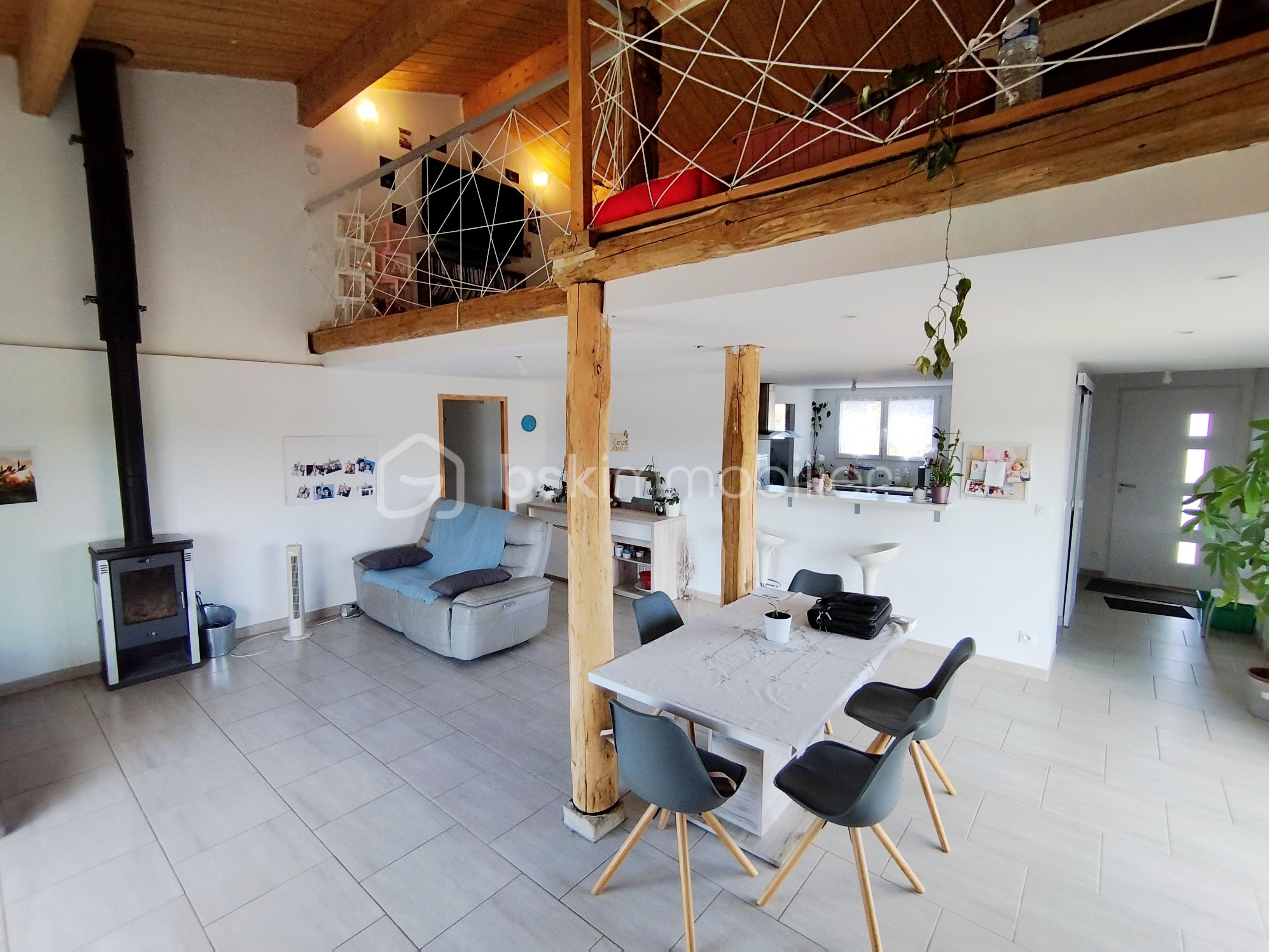 Maison de 305 m² - 1752060026116.jpg