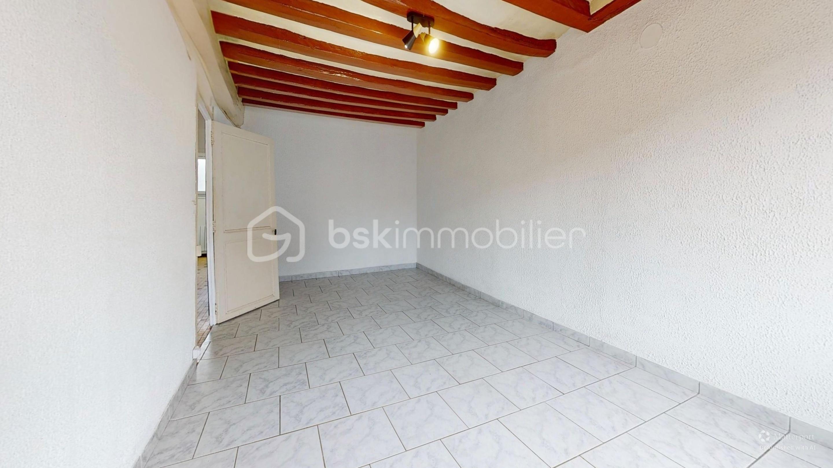 Appartement de 50 m² - T2-BELLEGARDE-Living-Room-Defurnished.jpg