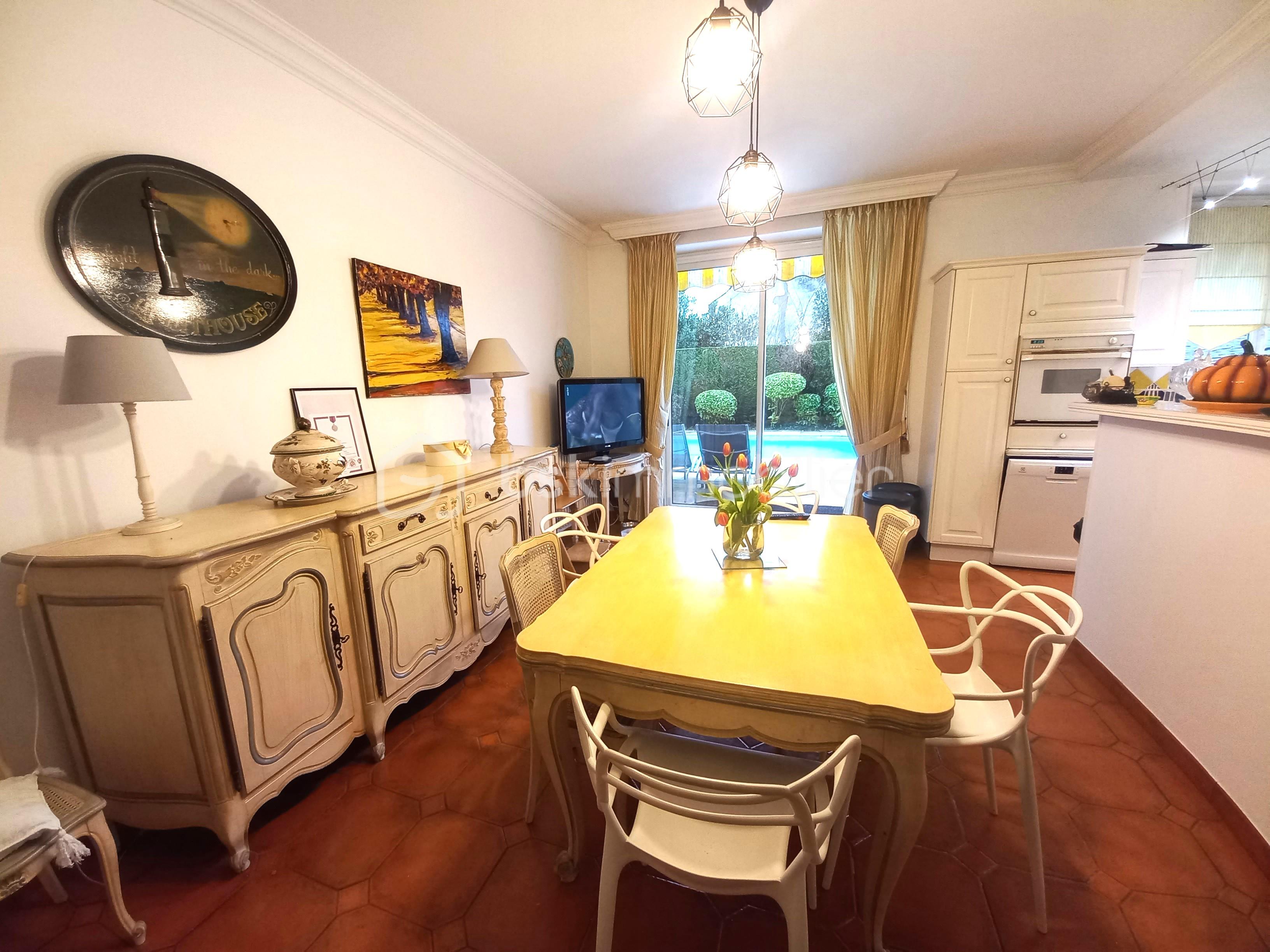 Maison traditionnelle de 275 m² - 20260109_104325.jpg