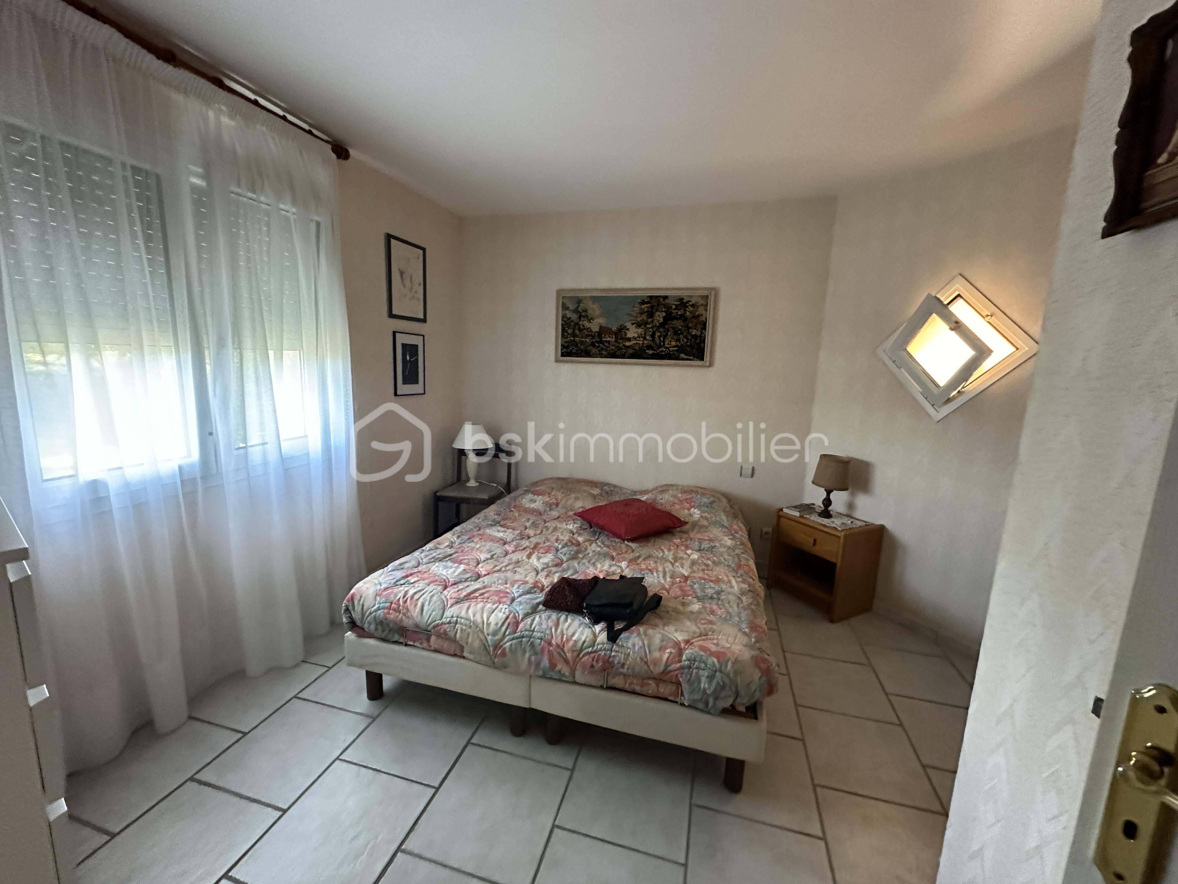 Maison de village de 236 m² - Chambre 2.JPG