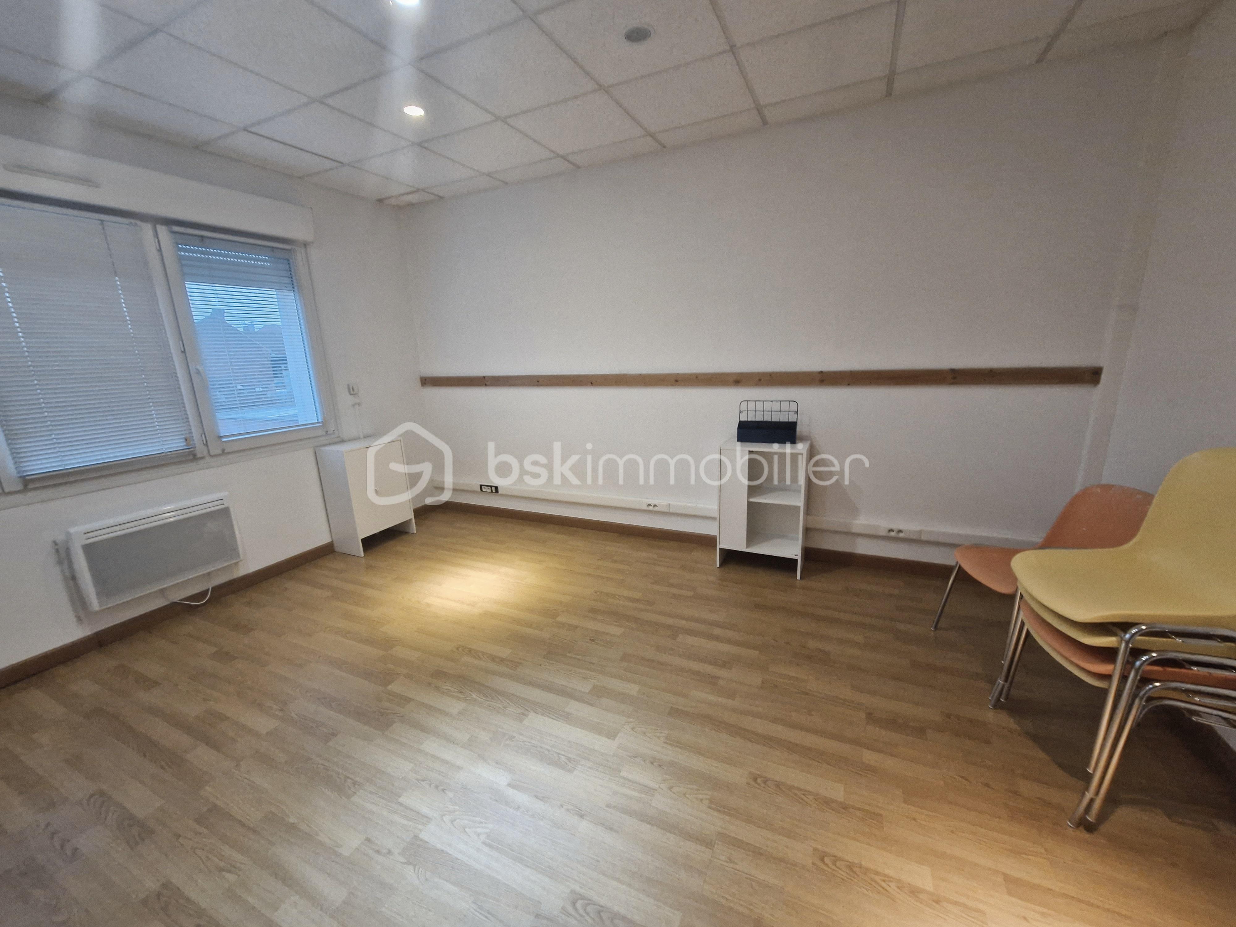 Immeuble de bureaux de 207 m² - 1000044057.jpg