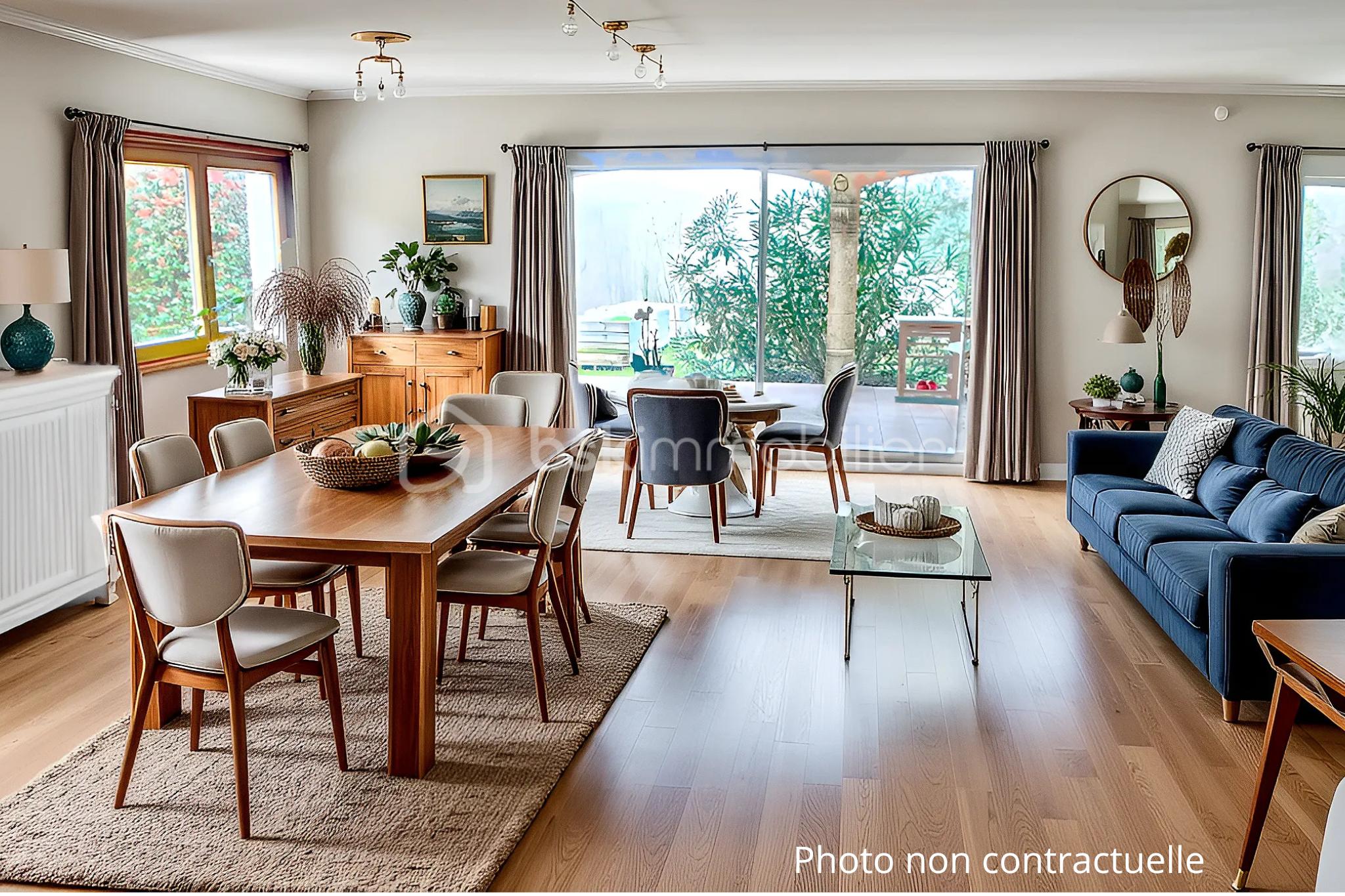 Demeure de 420 m² - Vente maison Leojac salle a manger 1.png