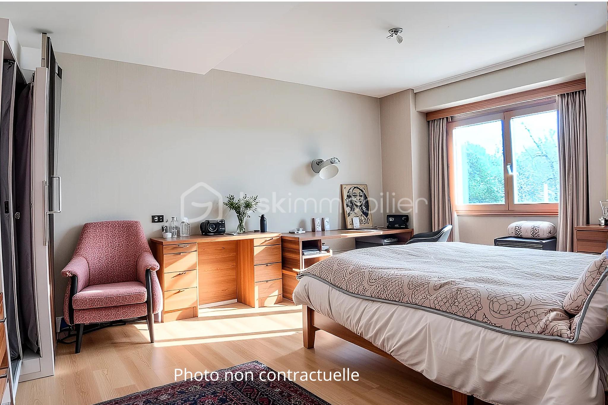 Demeure de 420 m² - Vente maison Leojac chambre 1.2.png