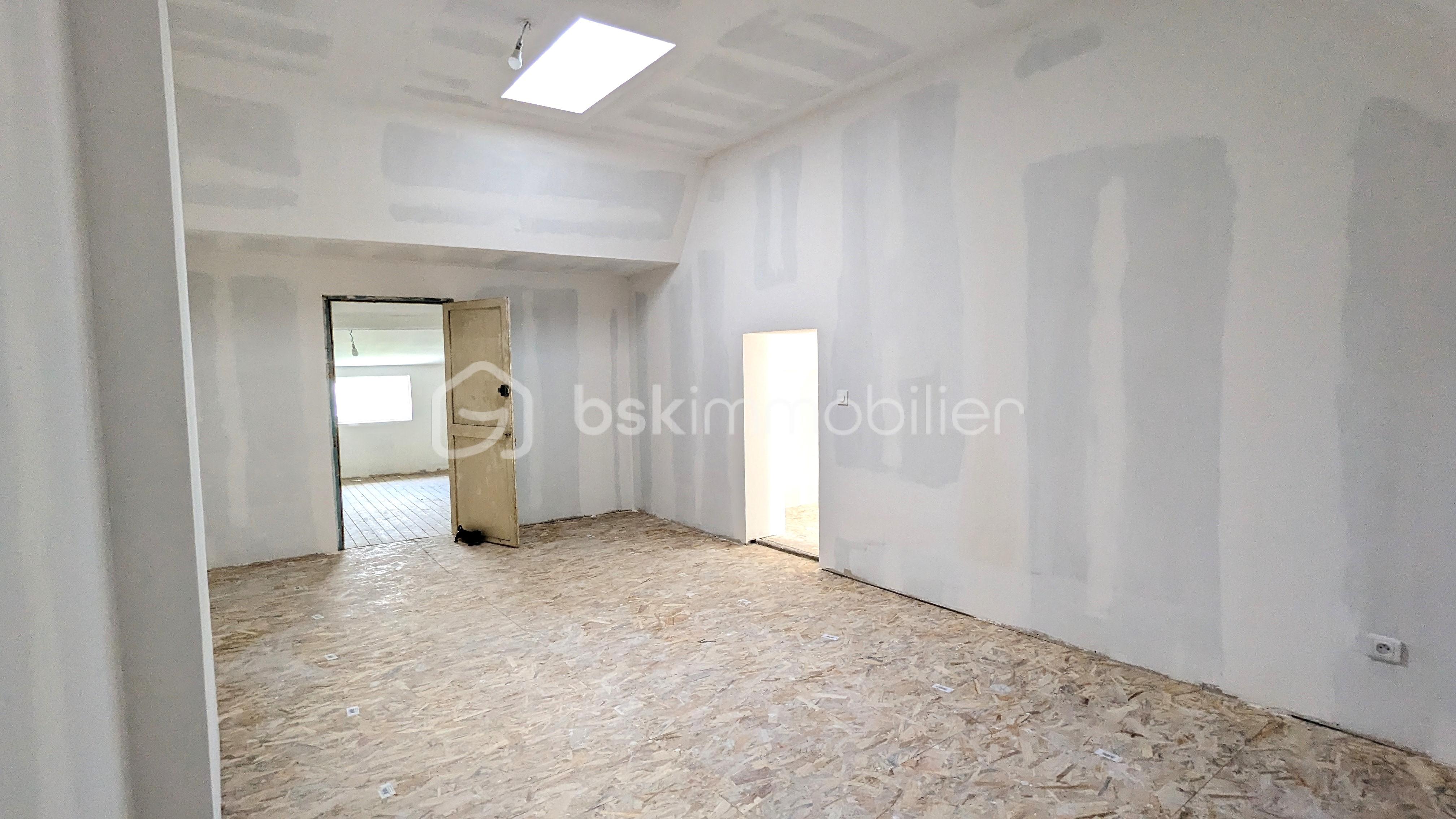 Maison ancienne de 131 m² - 3 chambre comble lucarne.jpg