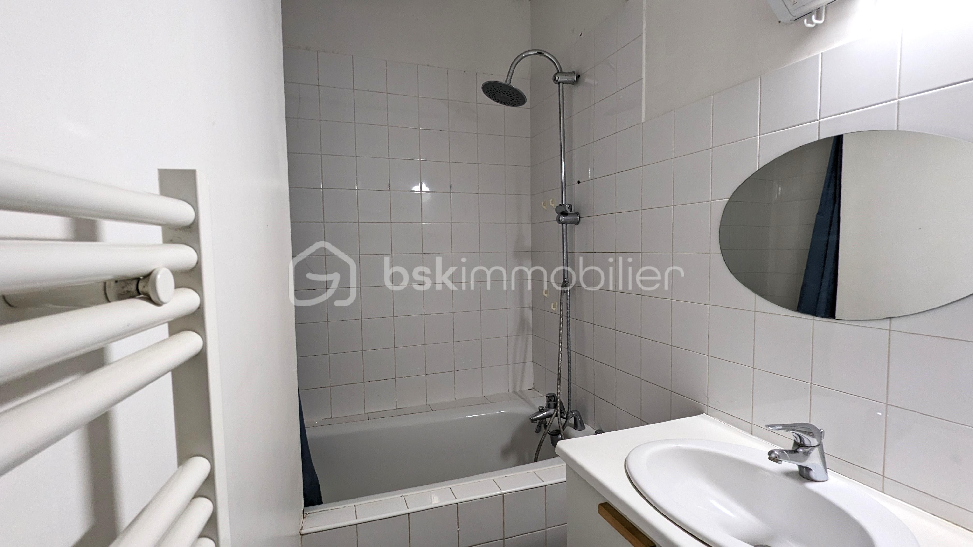 Maison ancienne de 131 m² - 2 sdb.jpg