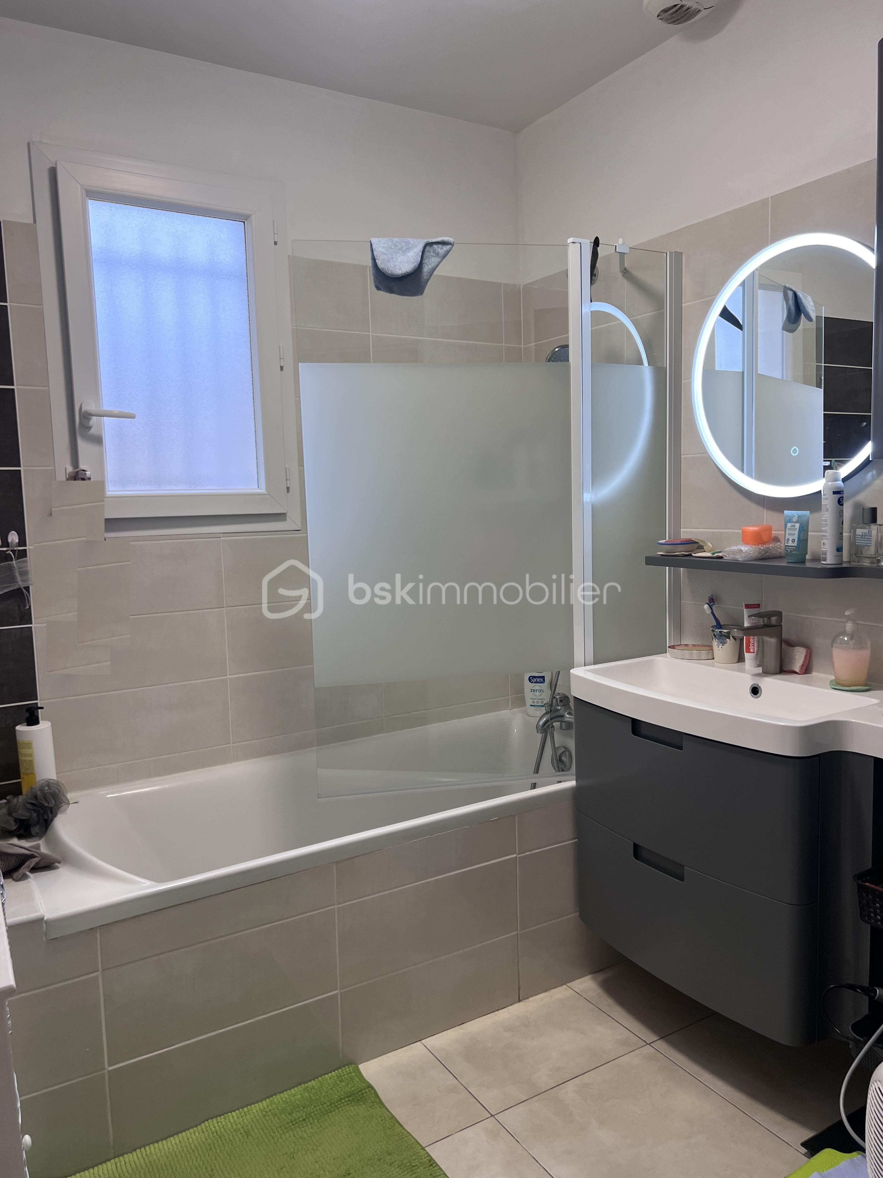 Maison de 85 m² - sdb.jpg