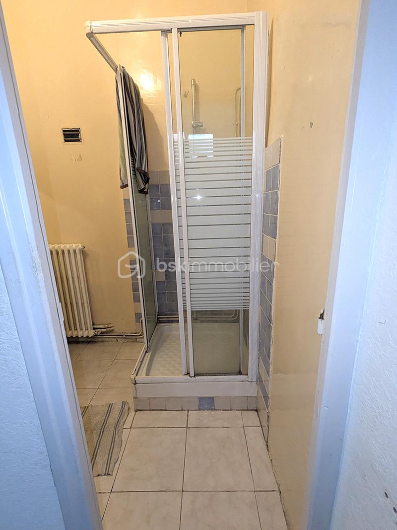 Appartement de 50 m² - Douche.jpg
