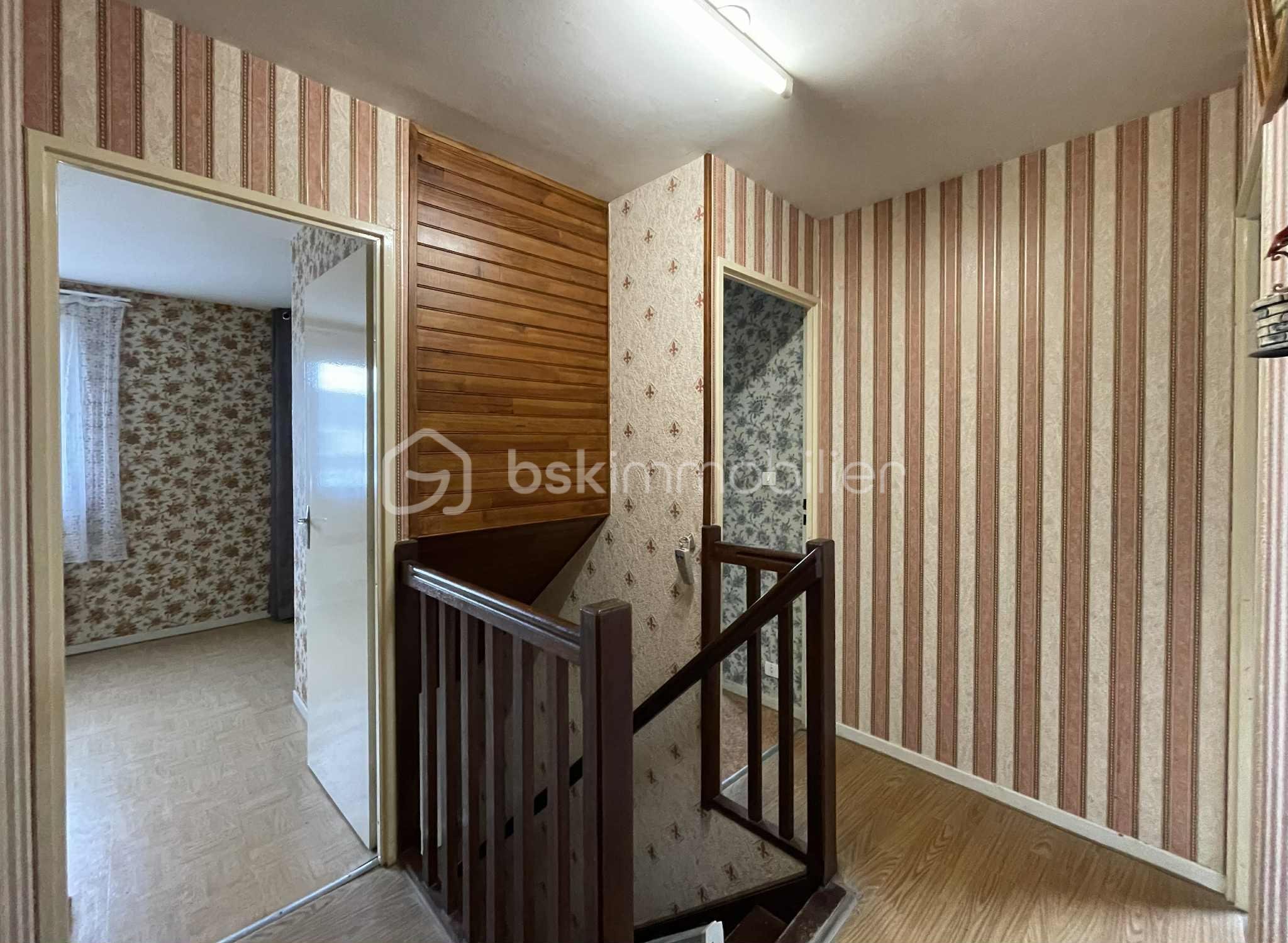 Maison traditionnelle de 88 m² - pallier.jfif