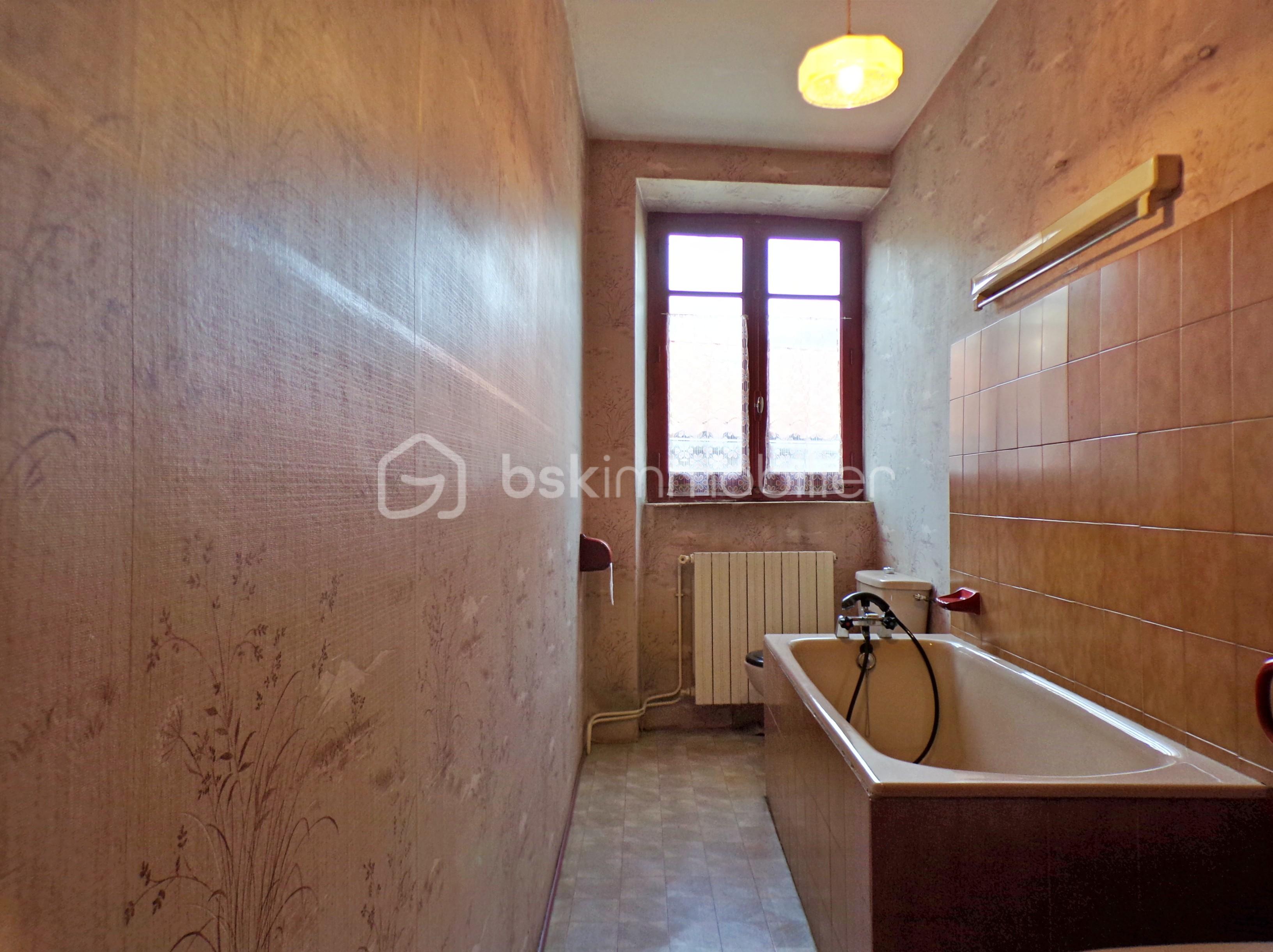 Maison de village de 84 m² - Salle de bains.JPG