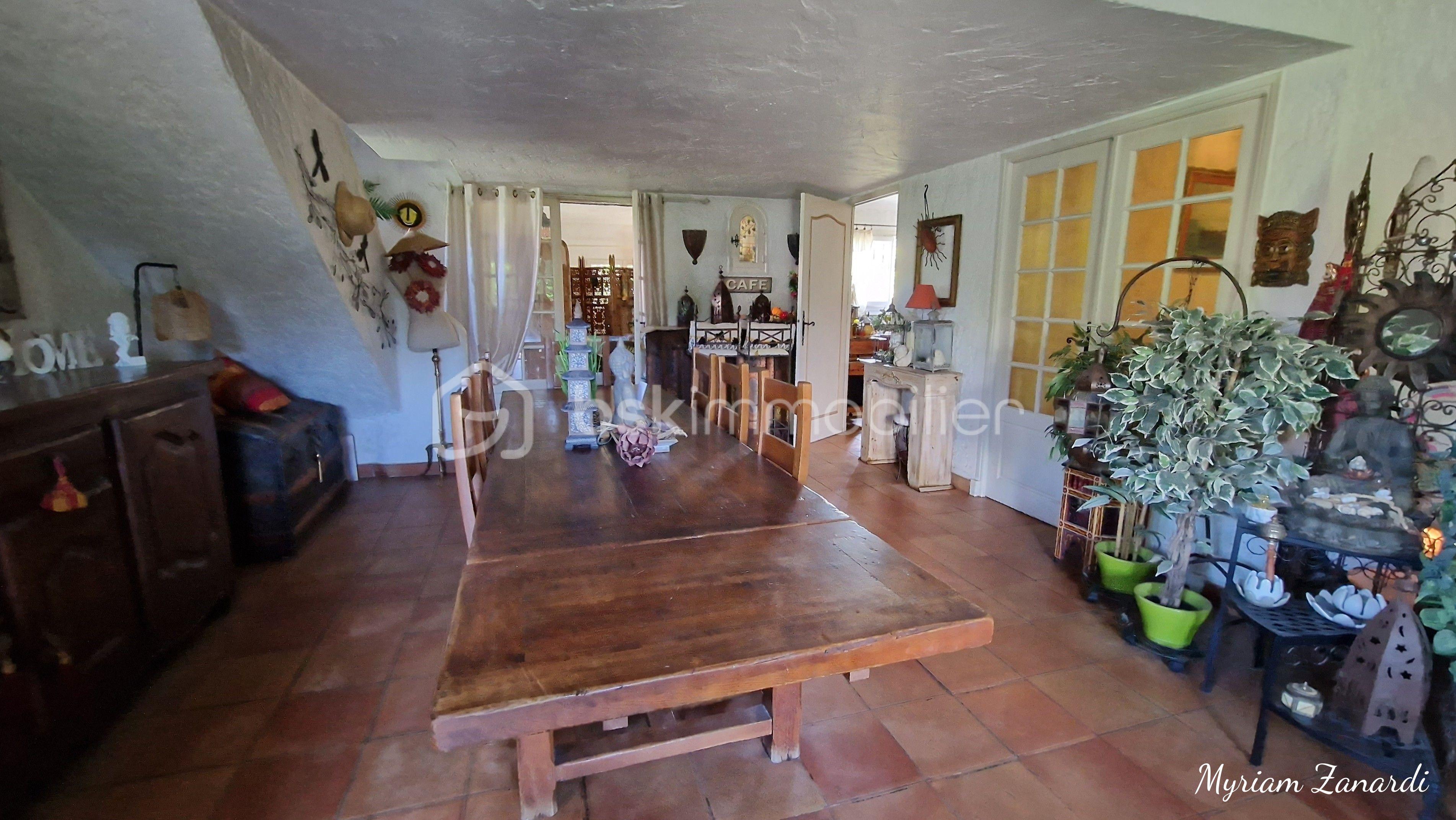 Maison de 187 m² - 5-0.jpg