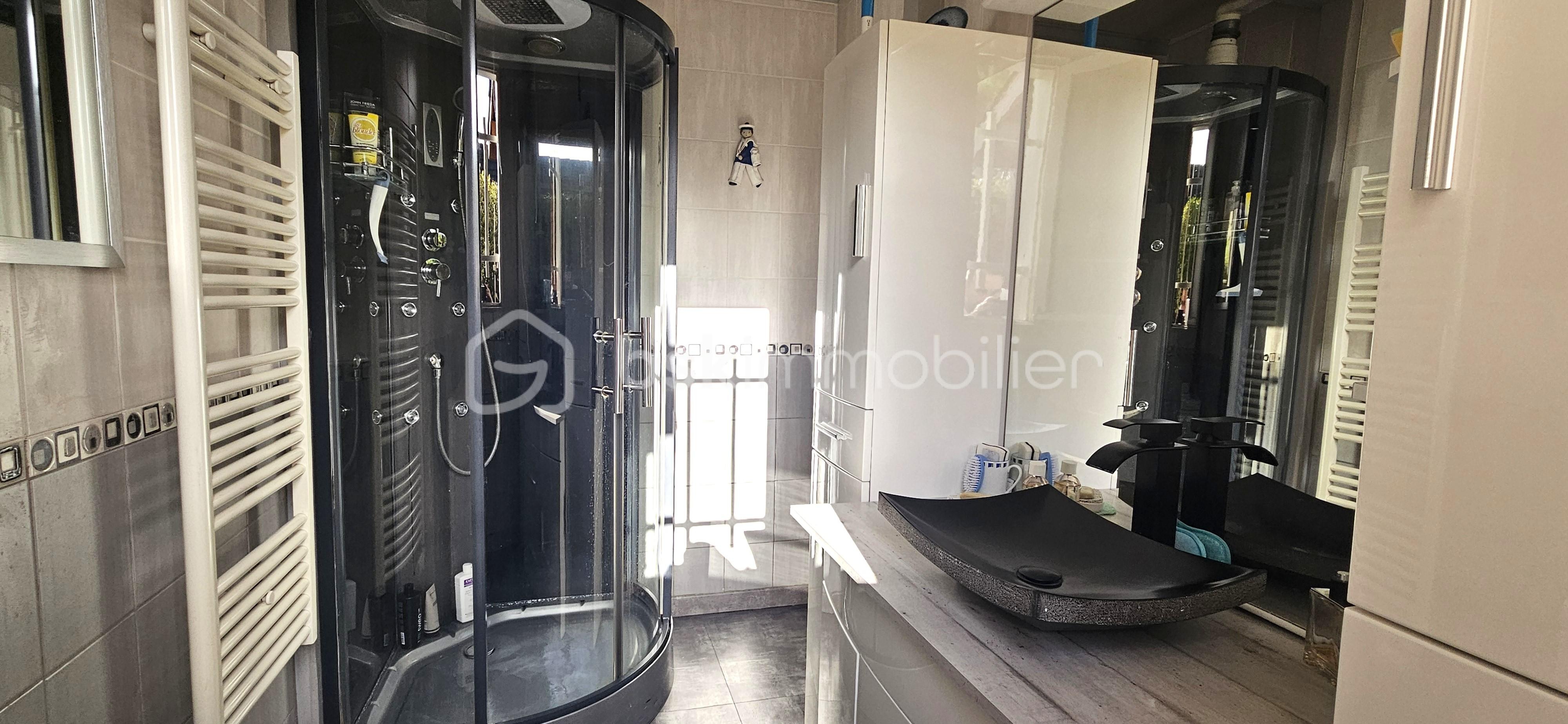 Maison de 130 m² - Salle d'eau suite.jpg