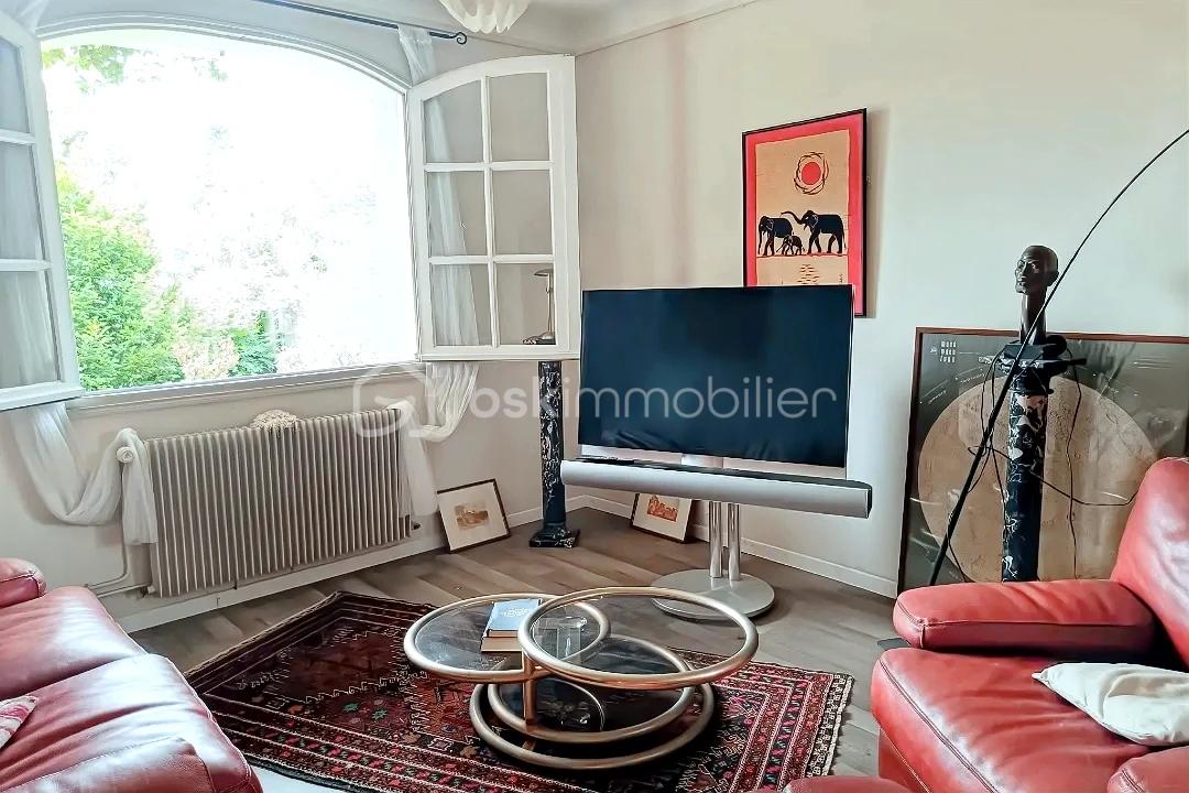 Maison de 225 m² - hoqi-d60e504f978f4d25b2ba349cf7b364f0.jpg