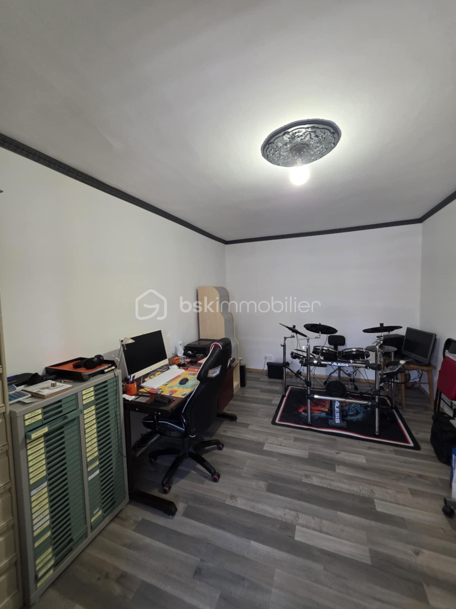 Maison de 190 m² - 41b566e9-1696-4ed2-ae7f-0d3db4bbfc69.jpg