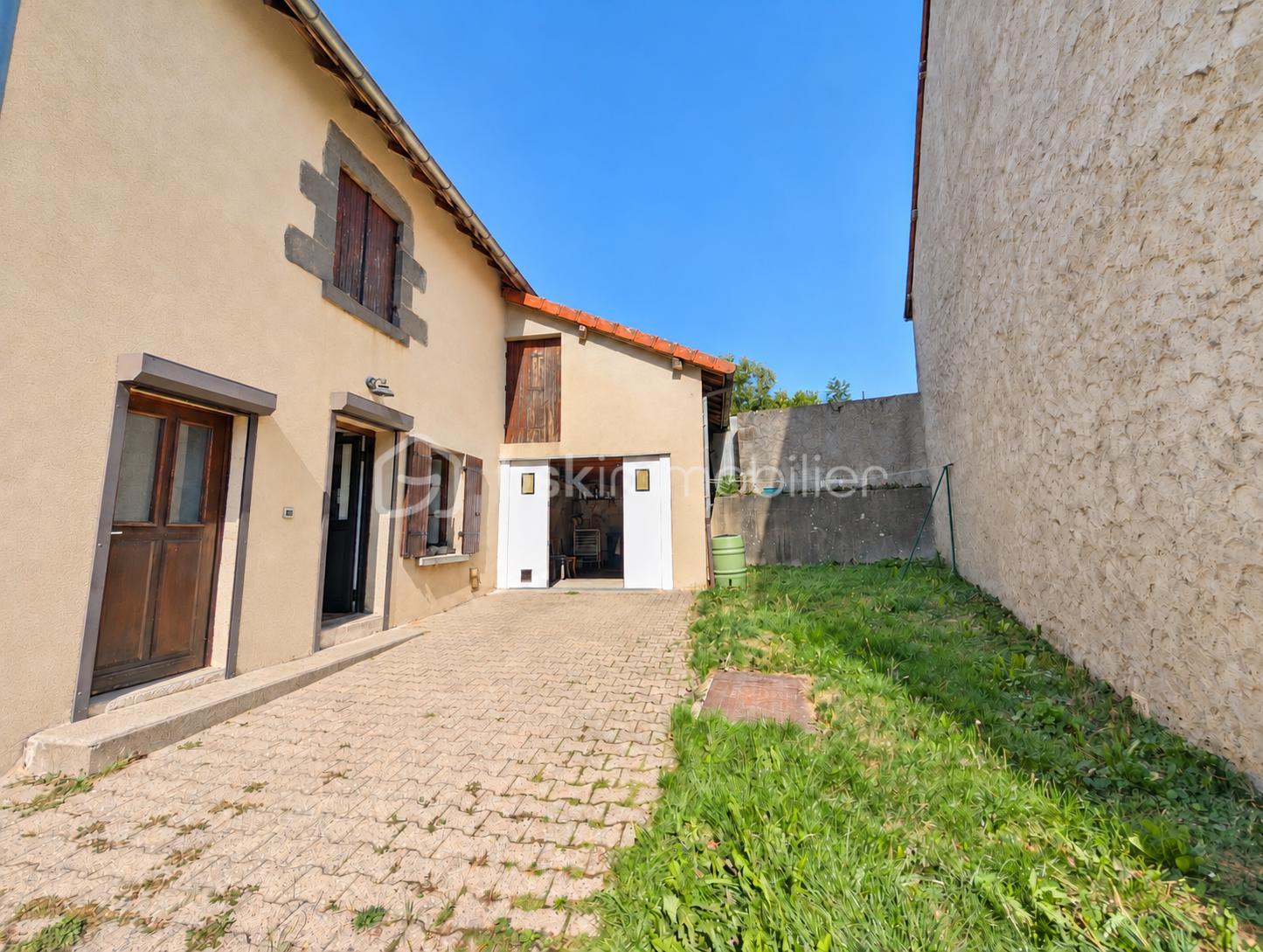 Garage vue extérieur.png