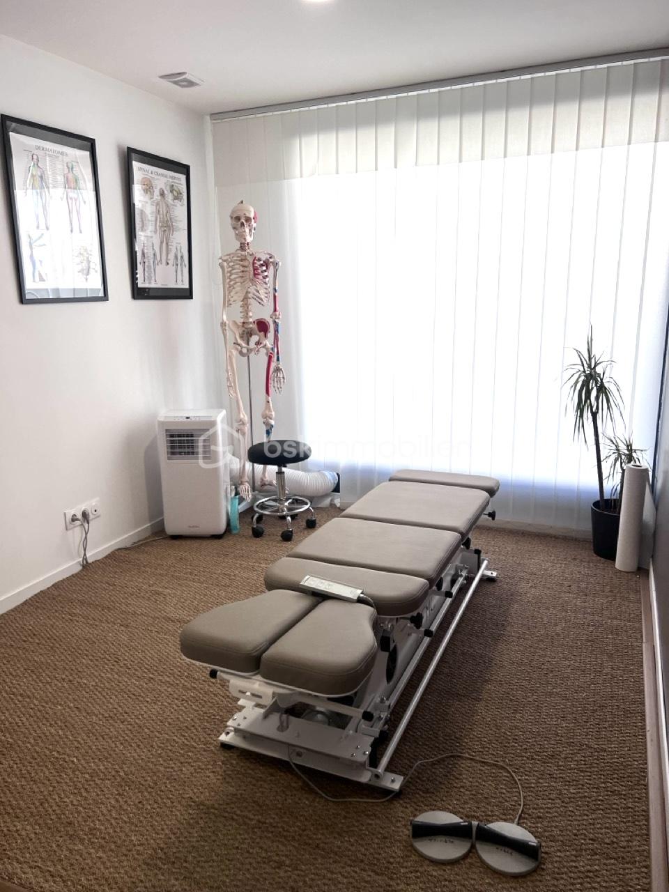 Local commercial de 28,02 m² - salle pricipiale 4.jpeg