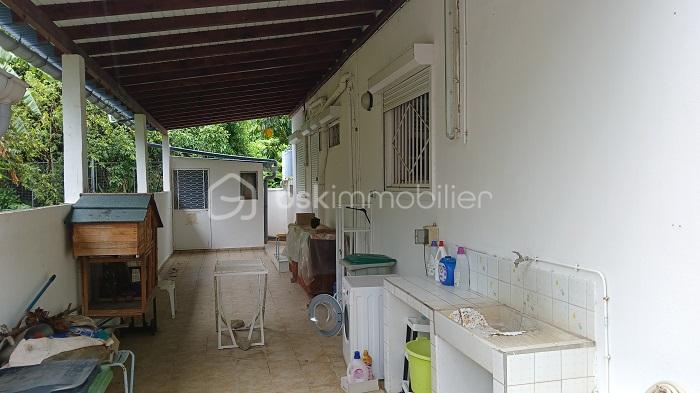 Maison de 175 m² - 202507 Rdc terrasse AR vue débarras.jpg