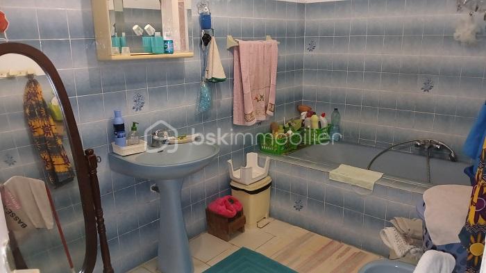 Maison de 175 m² - 202507 Rdc salle de bain.jpg