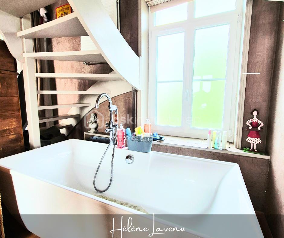 Maison de 271 m² - HrEVWCQFe1ndcfhk8zVwVb3OLcsKqAwJzyrcwMix.png