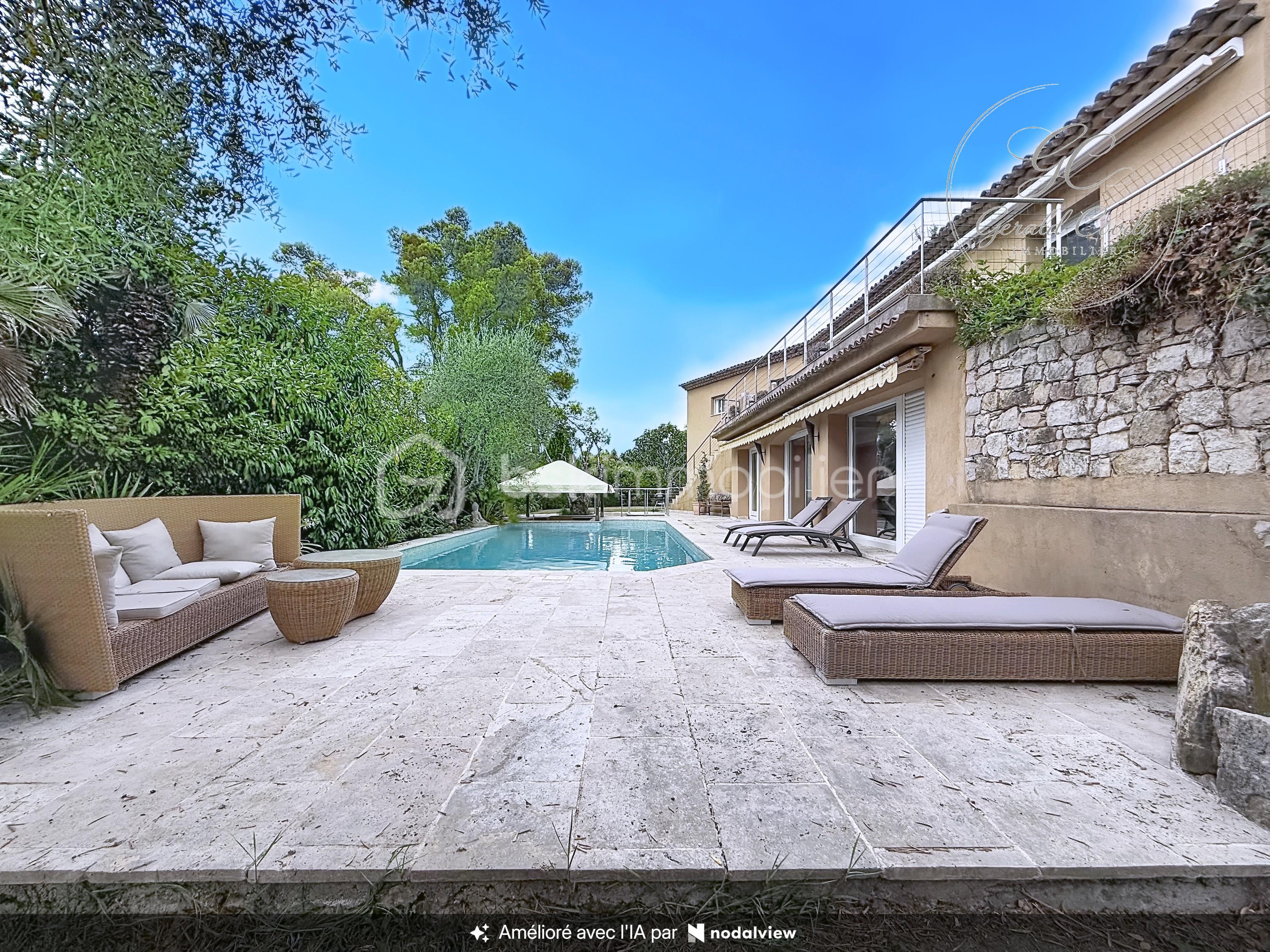 Maison 7 pièces 431 m² · à Roquefort-les-Pins · 431 m² · 2 150 000 €