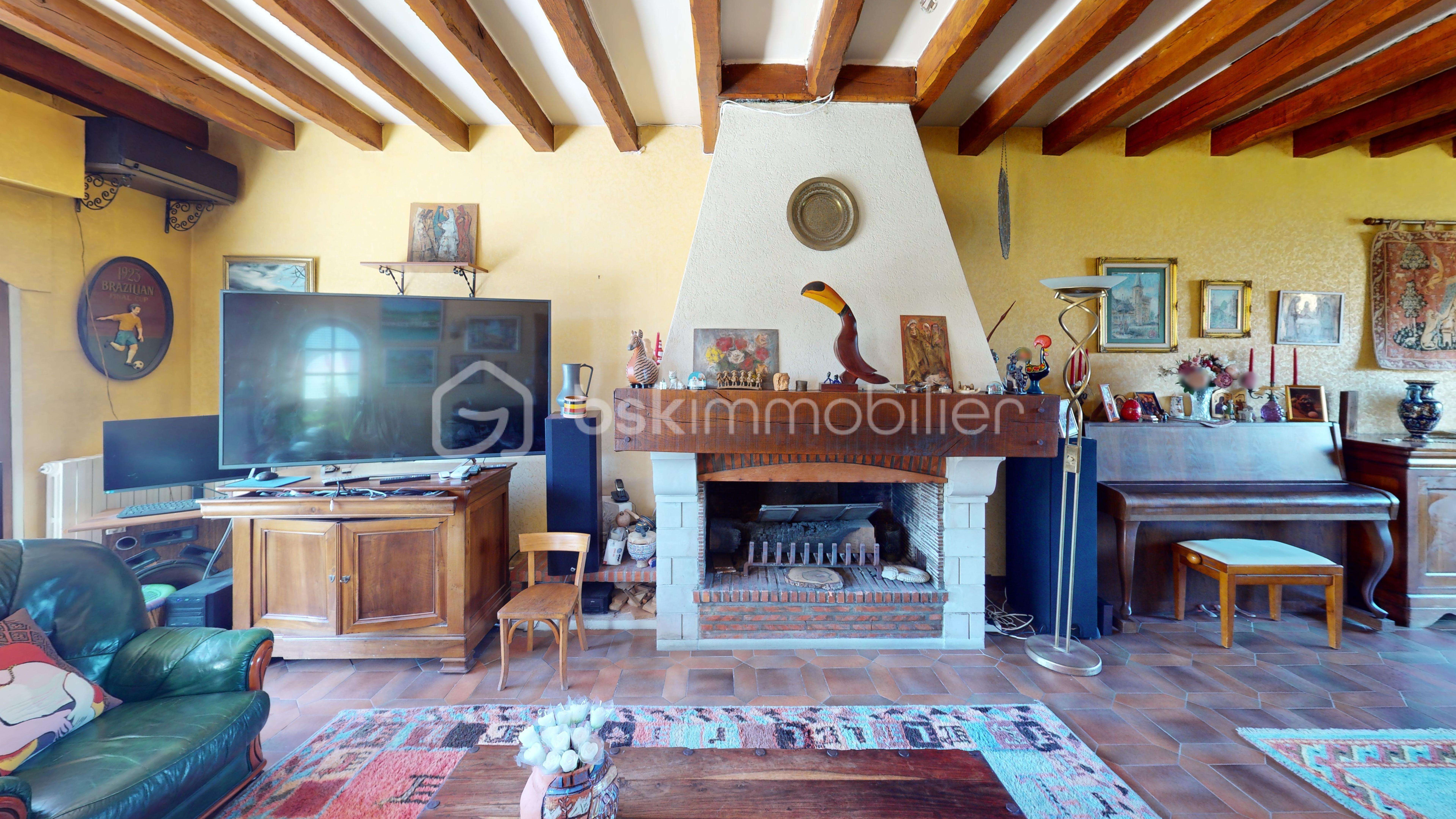 Living-Room 2.jpg