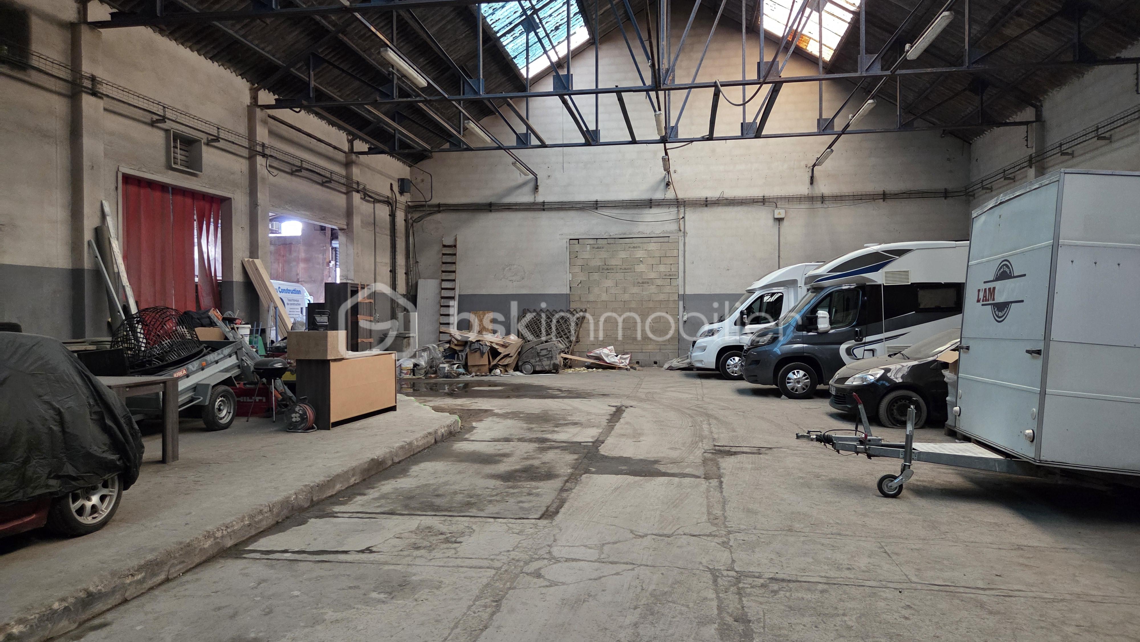 Local commercial de 1 317 m² - 20250905_163500.jpg