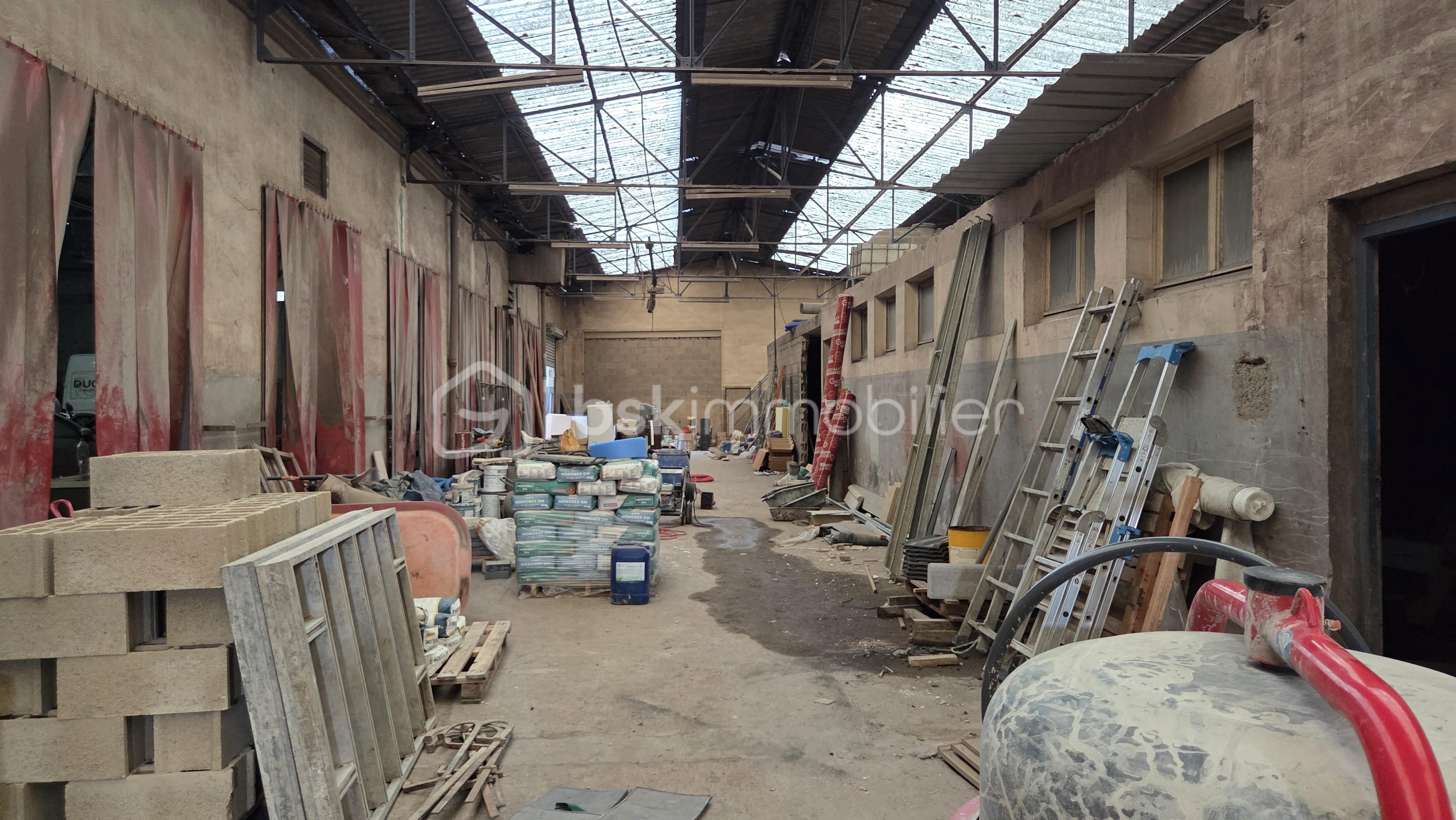 Local commercial de 1 317 m² - 20250905_162947.jpg