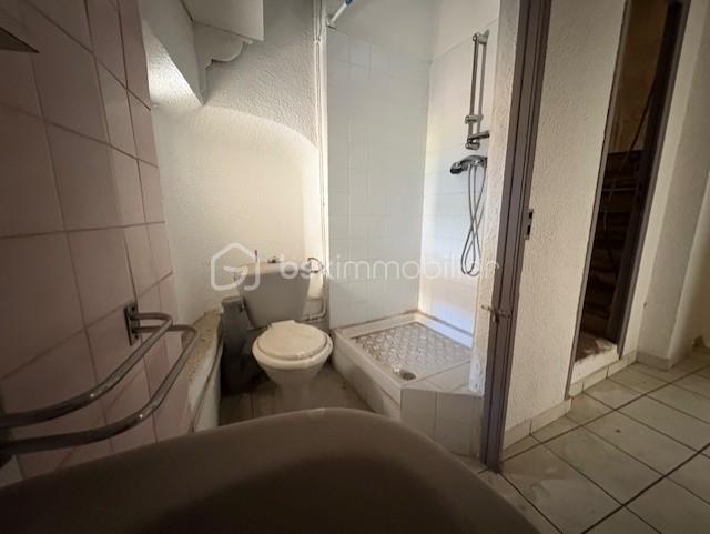 Immeuble mixte de 130 m² - SDE PREMIER ETAGE IZARD.jpg