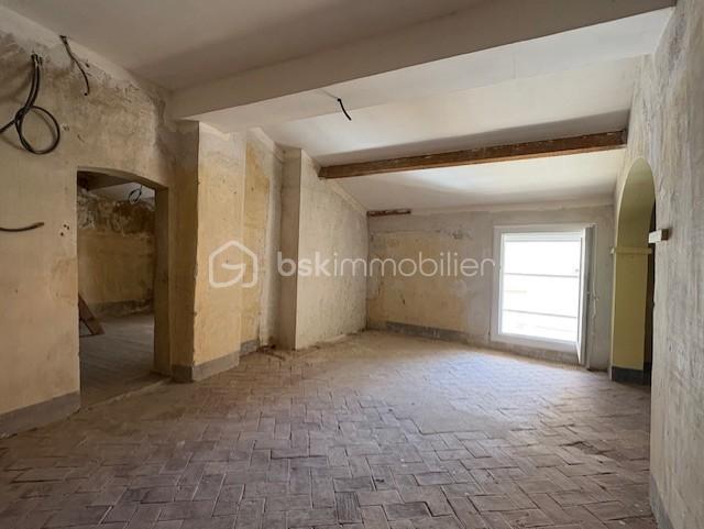 Immeuble mixte de 130 m² - PIECE A VIVRE IZARD DEUXIEME ETAGE.jpg
