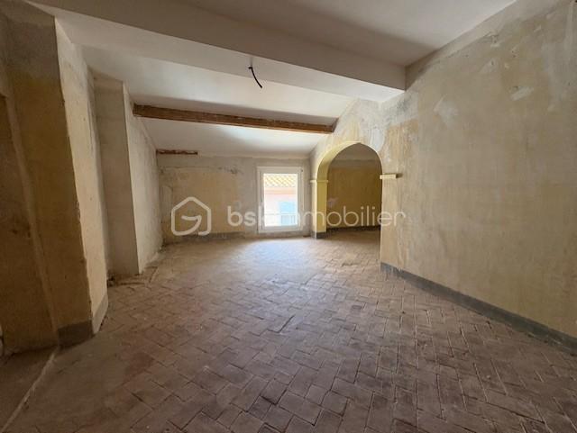 Immeuble mixte de 130 m² - PIECE A VIVRE 2 IZARD DEUXIEME ETAGE.jpg