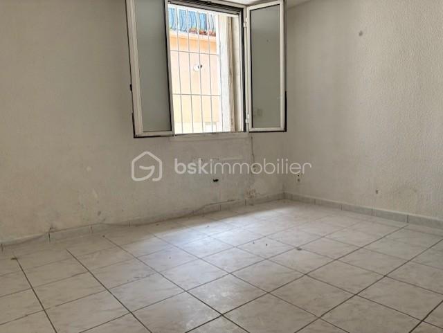 Immeuble mixte de 130 m² - CHAMBRE RDC 1 IZARD.jpg