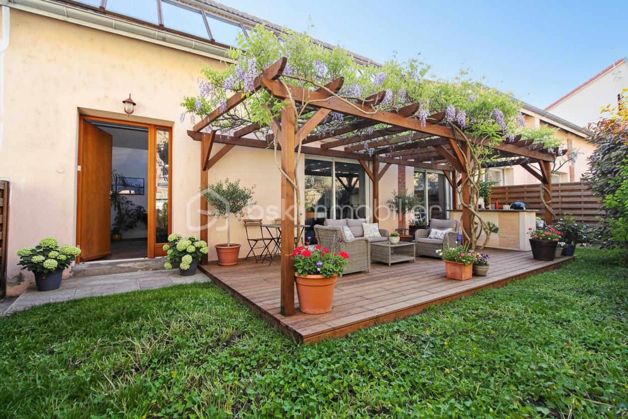 Duplex de 202 m² - generated_2025-09-21T10_31_16.541.jpg