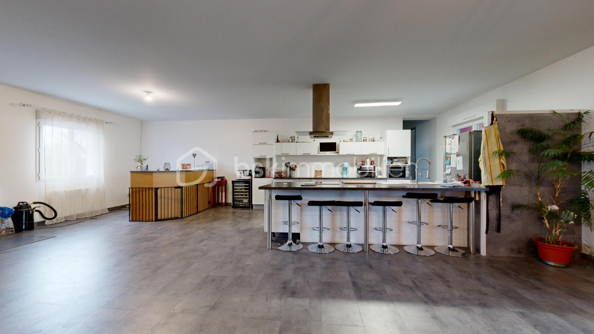 Maison traditionnelle de 213 m² - Cuisine.jpg