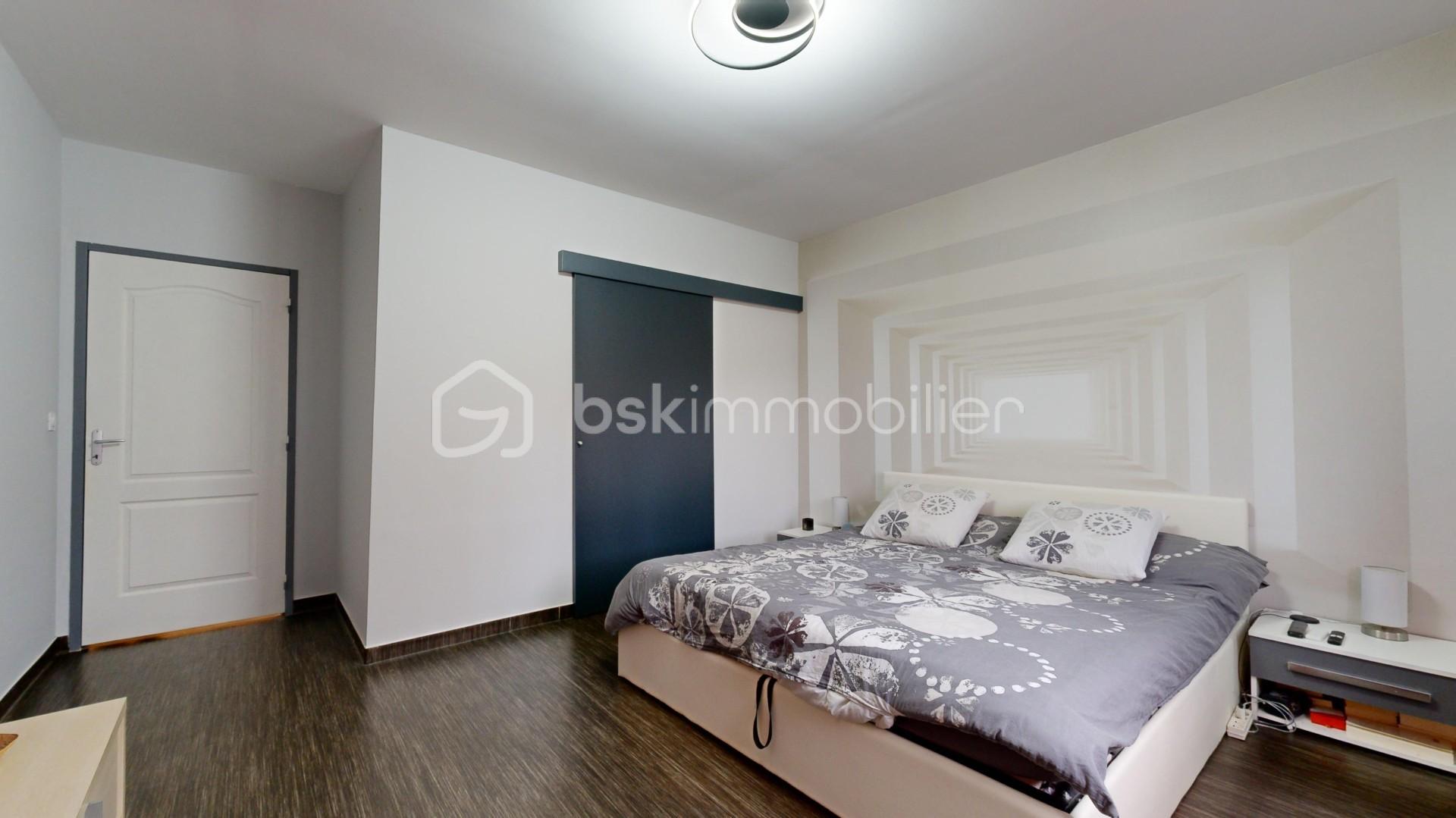 Maison traditionnelle de 213 m² - Ch 4.jpg