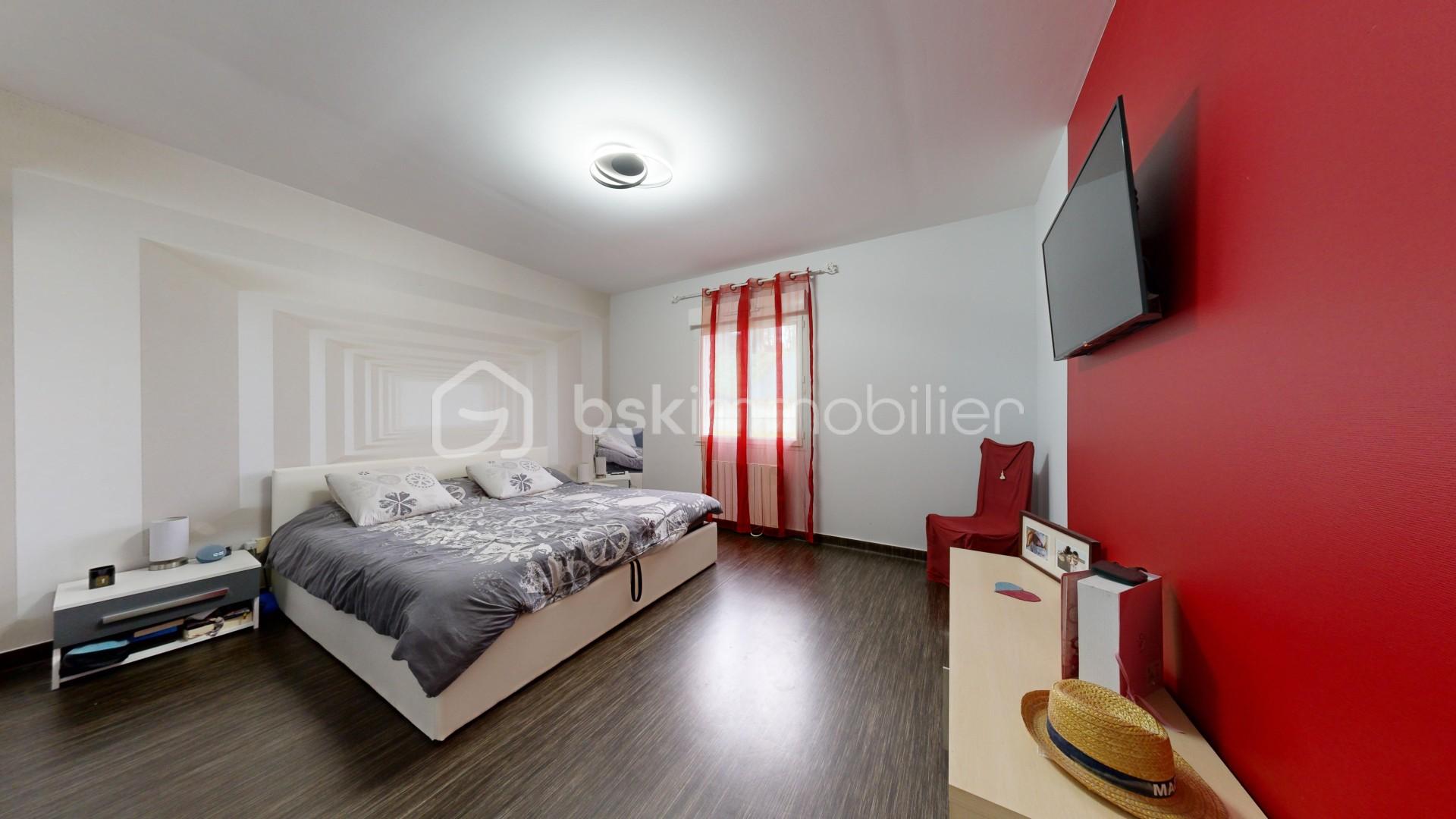 Maison traditionnelle de 213 m² - Ch 3.jpg