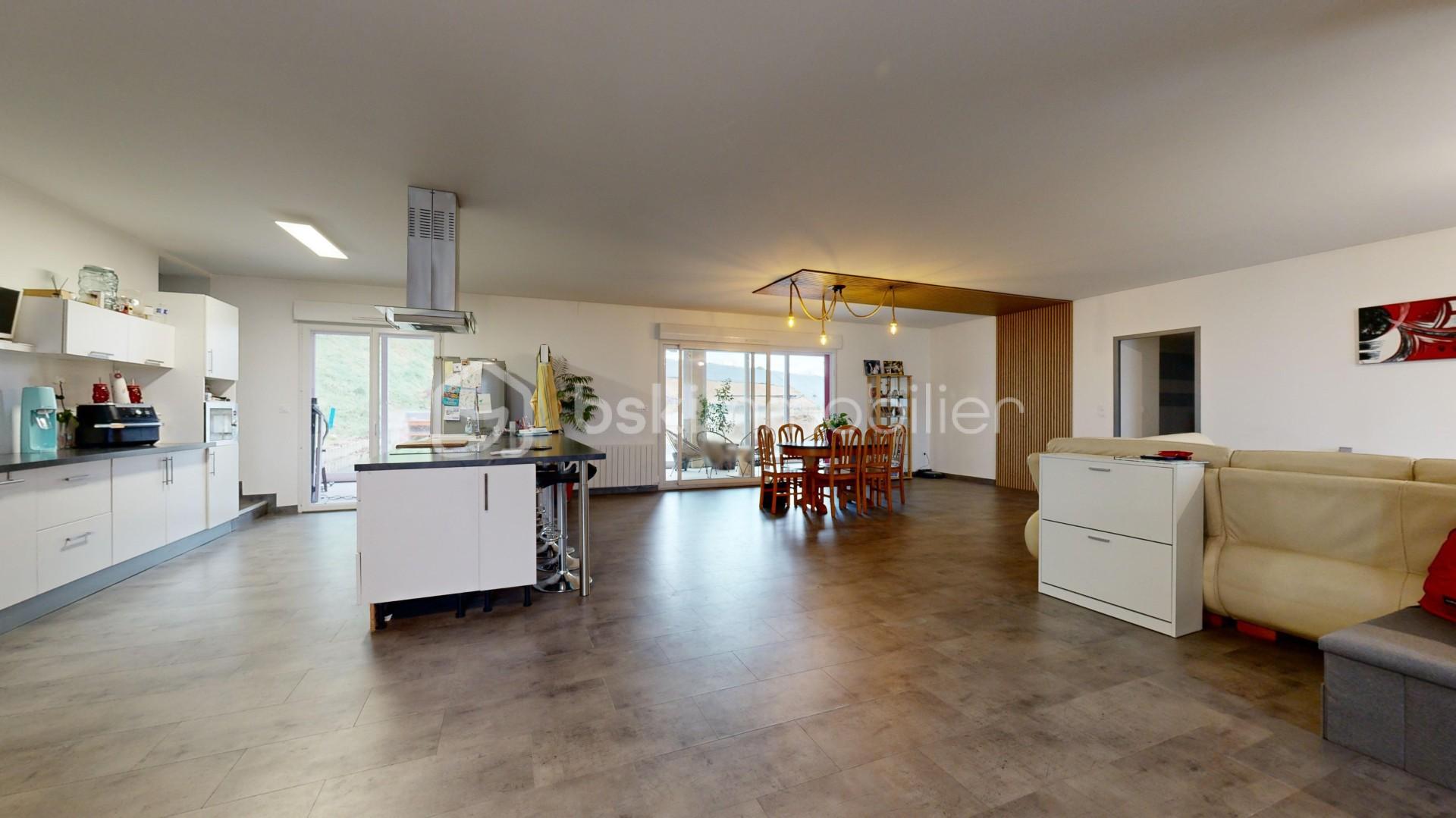 Maison traditionnelle de 213 m²