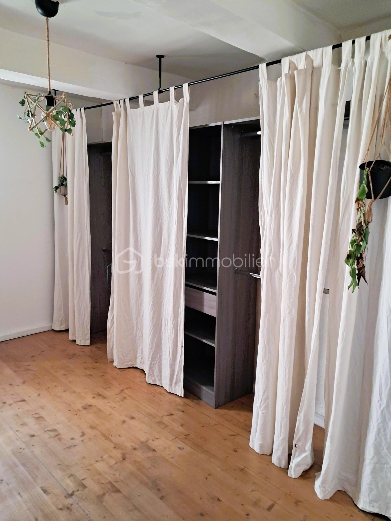 Maison ancienne de 87 m² - 16bis - ch1 dressing.jpg