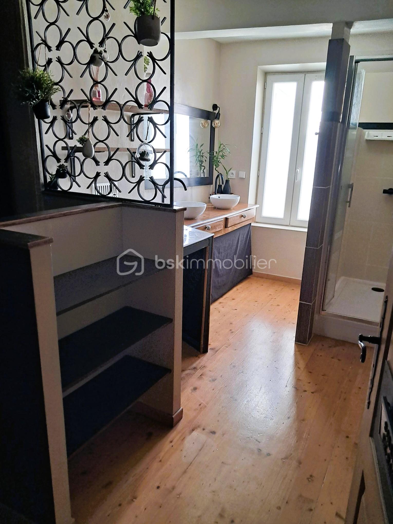Maison ancienne de 87 m² - 13 - salle eau.jpg