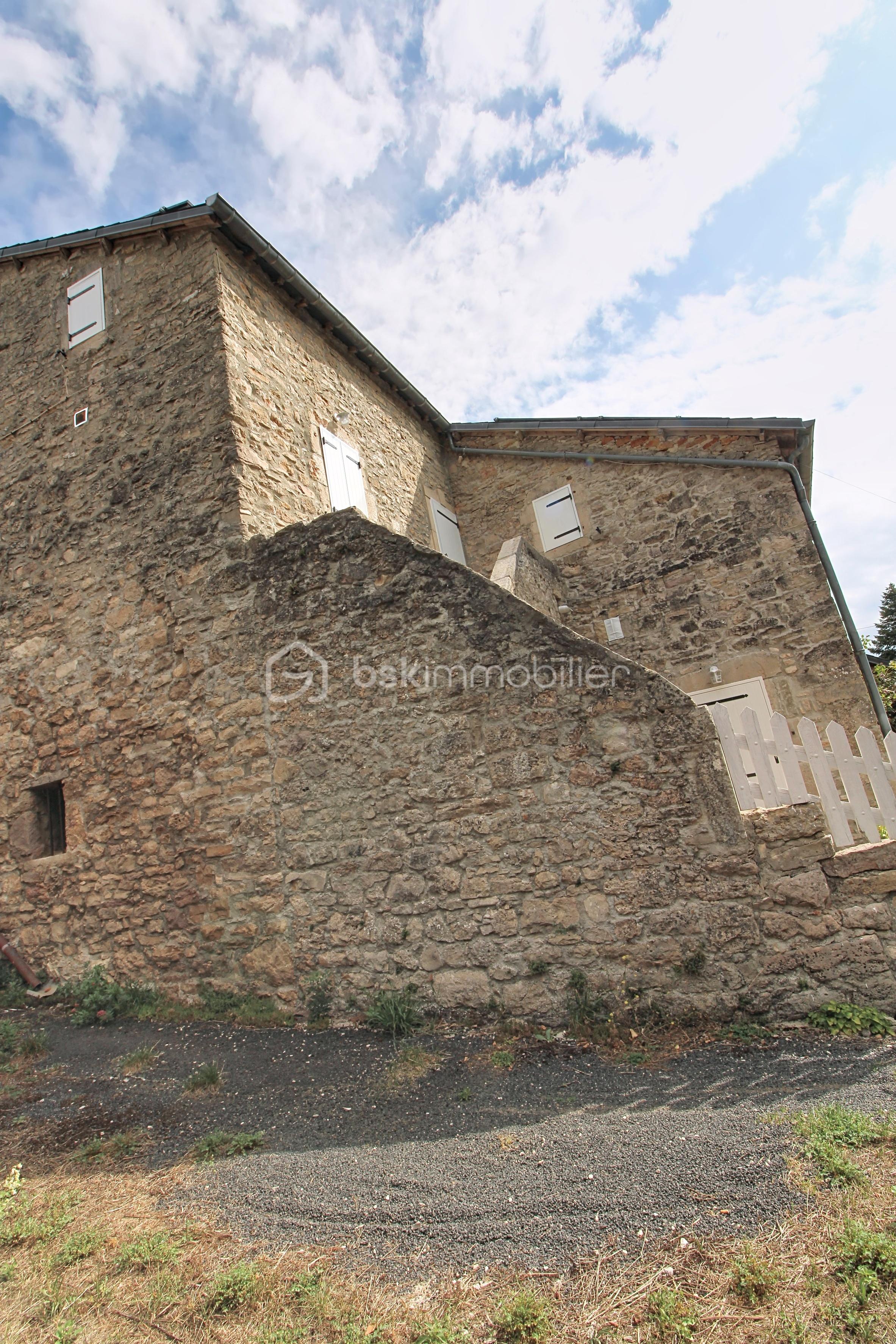 Maison de 120 m² - demo-tour-10-main-street_00003.jpeg