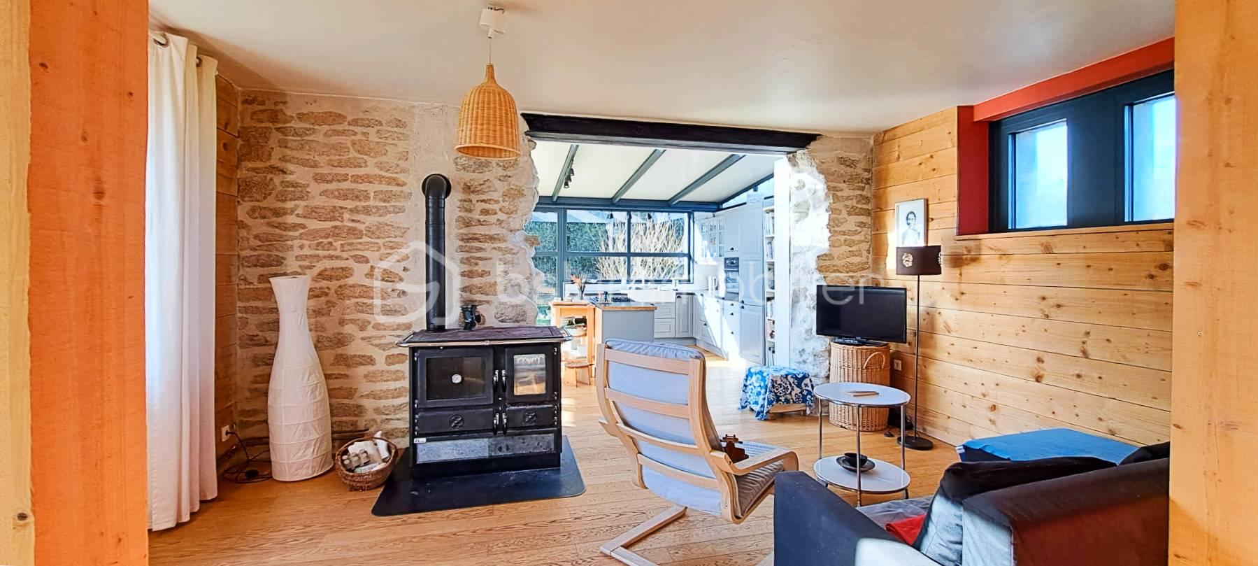 Maison de 105 m² - vue salon entrée cuisine.jpg