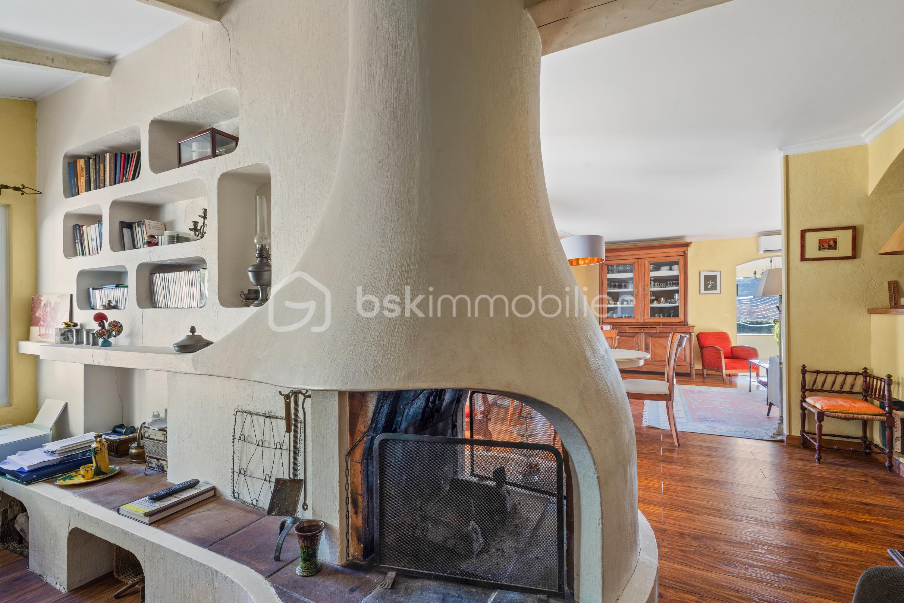 Maison de 180 m² - CHEMINEE.jpg