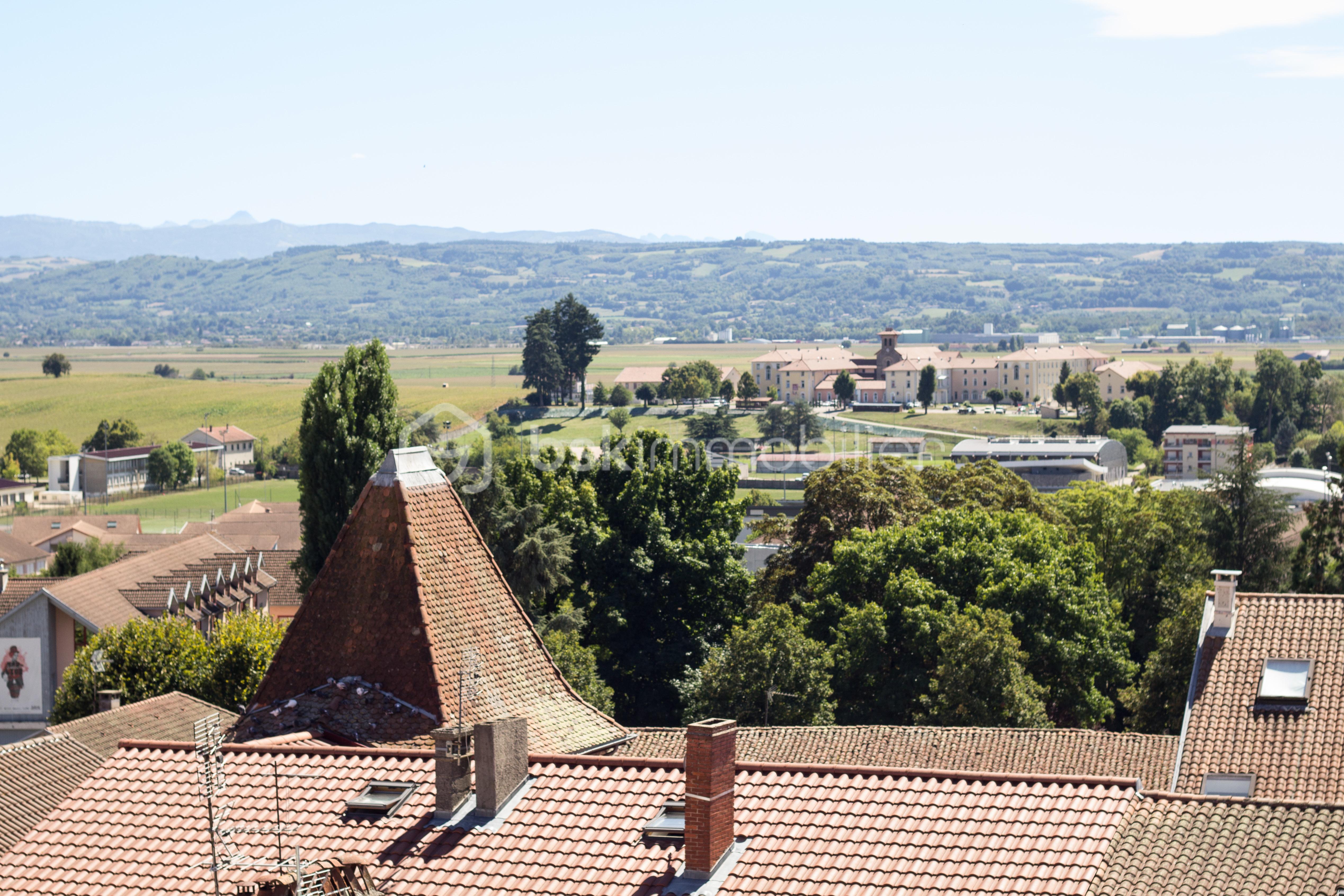 Appartement de 88 m² - Appartement La cote St Andre - Les Halles - Photo Vue 2.jpg.jpeg