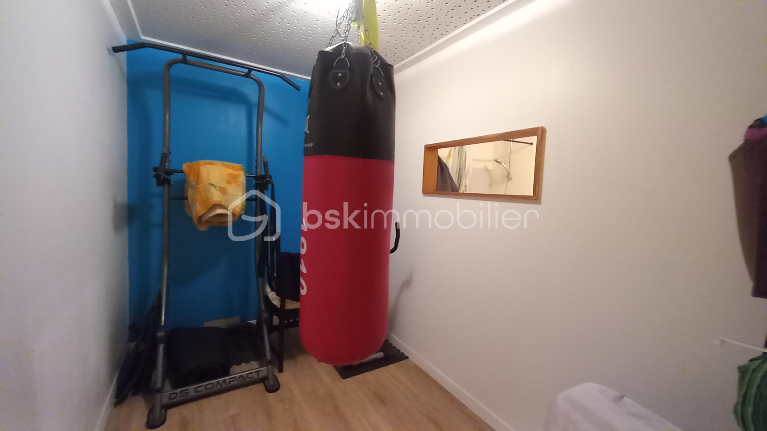 Appartement de 88 m² - Appartement La Côte St André Les Halles Photo Bureau 1.jpg