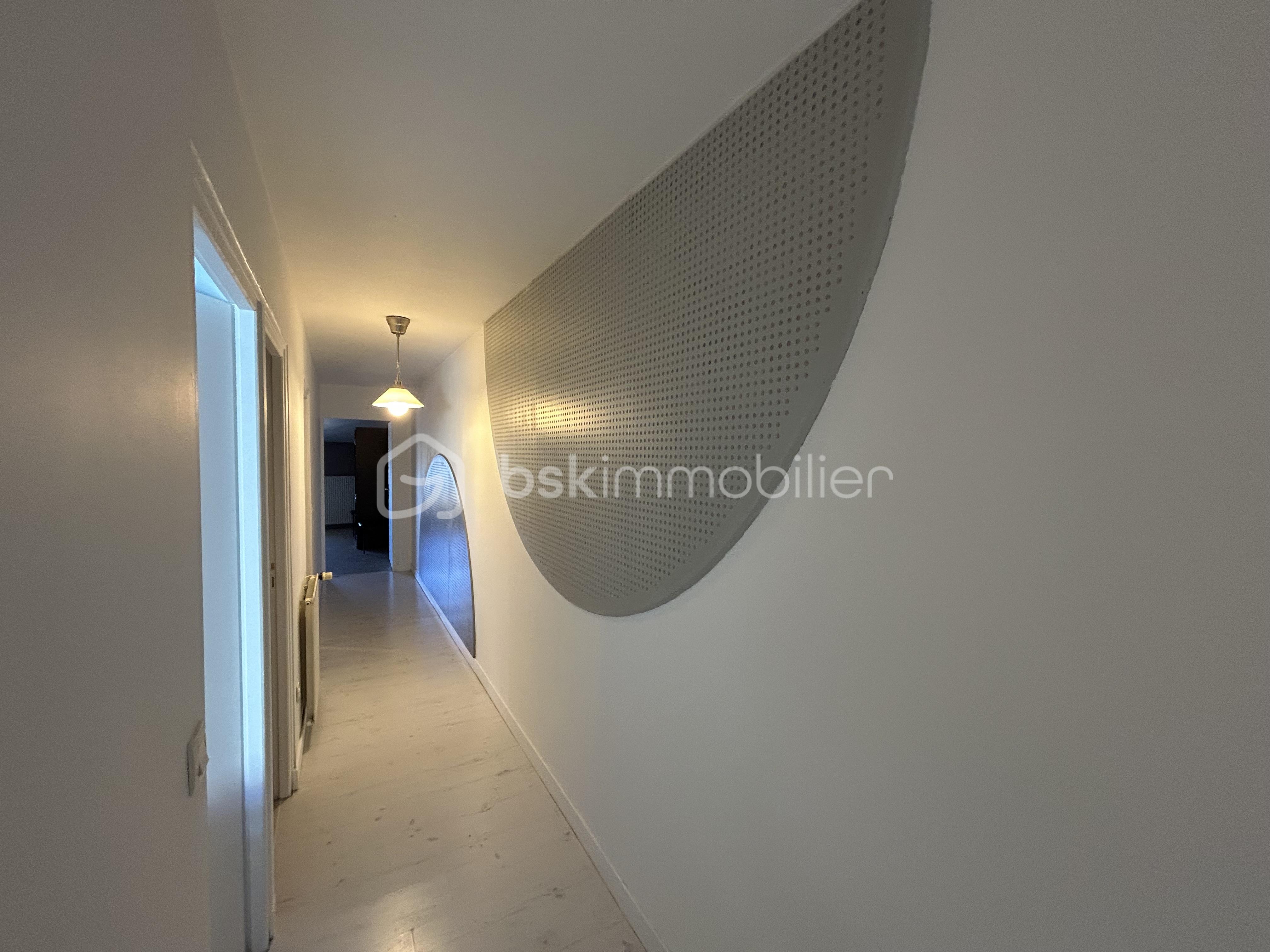 Appartement de 88 m² - Appartement La cote St Andre - Les Halles - Photo couloir 6.jpg.jpeg