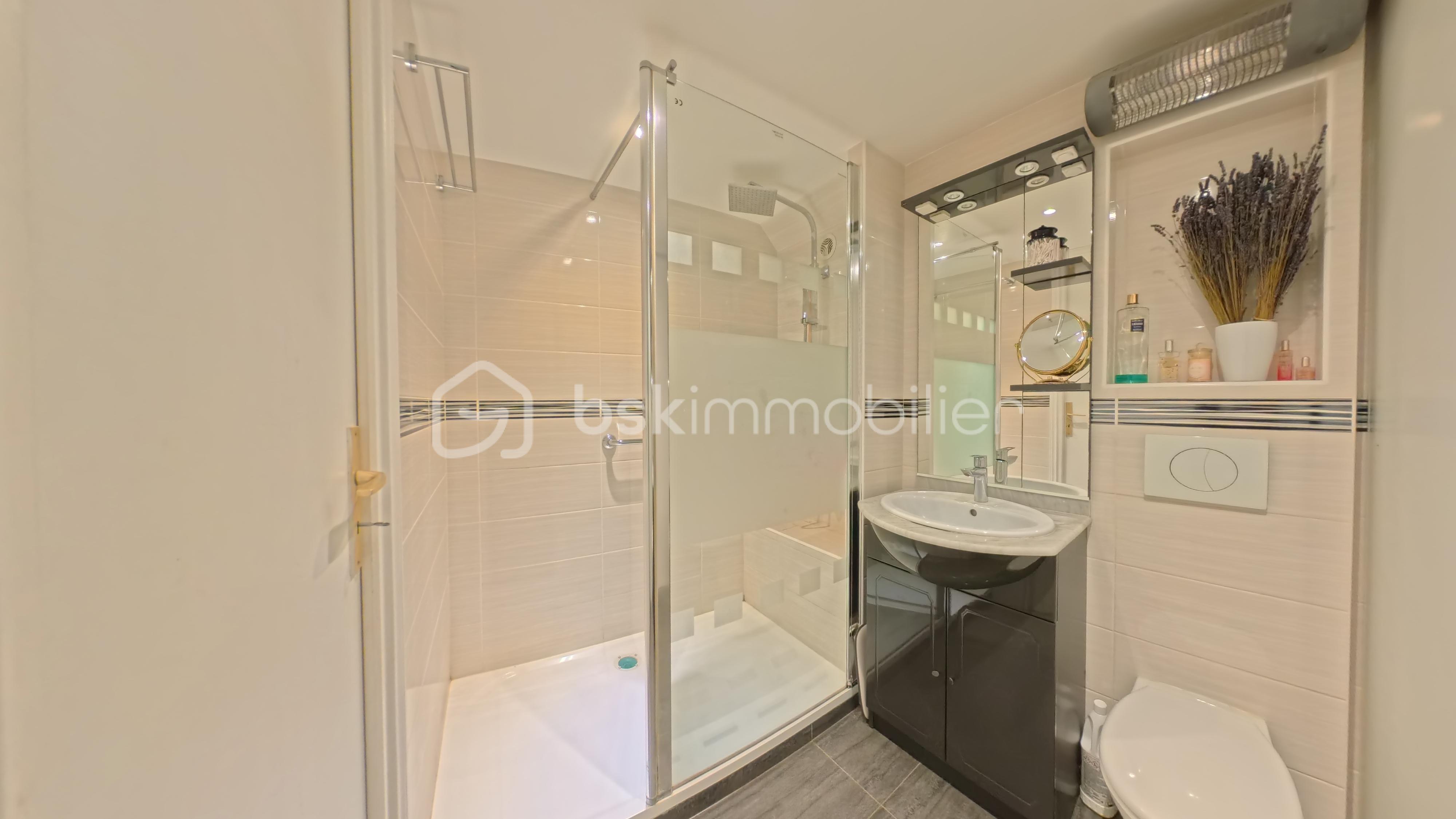Maison de 86 m² - sdb.jpg