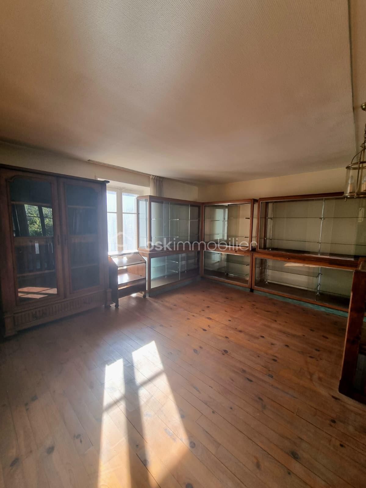 Immeuble mixte de 525 m² - WhatsApp Image 2025-11-04 à 18.56.24_ad8931af.jpg